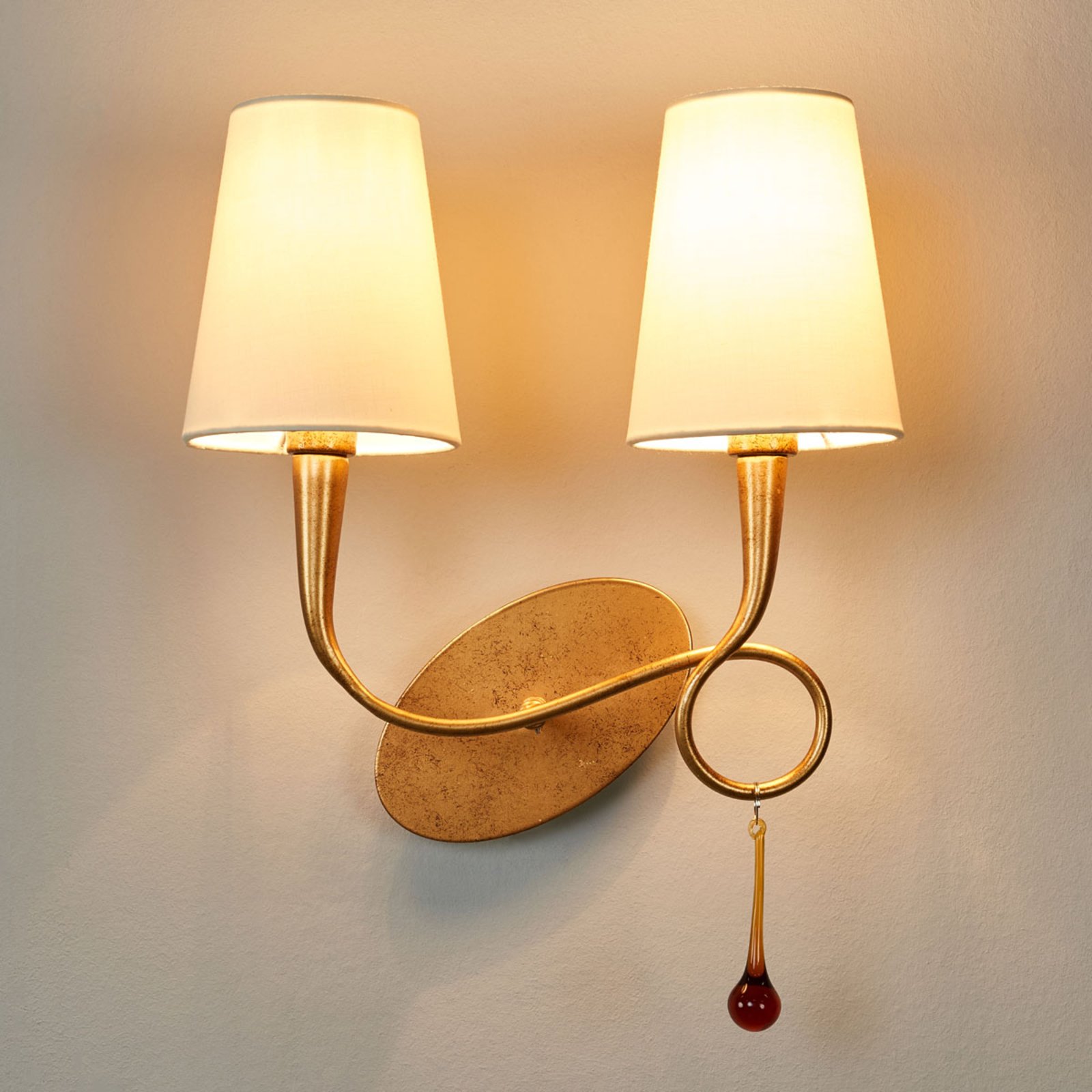 Zidna svjetiljka Paola 2 žarulje zlatna s tekstilnim sjenilima