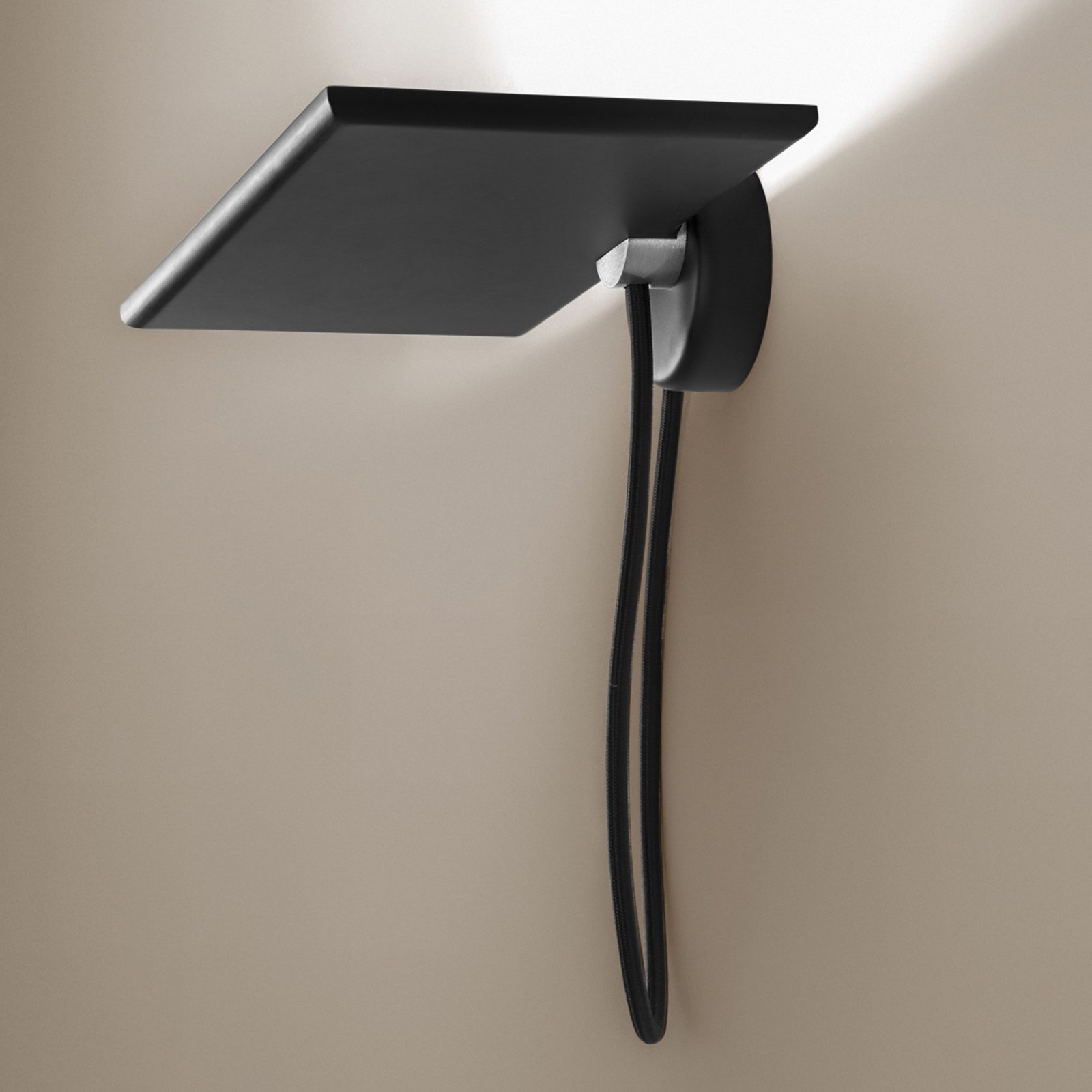 ICONE GiuUp wall uplighter off-centre 40W black