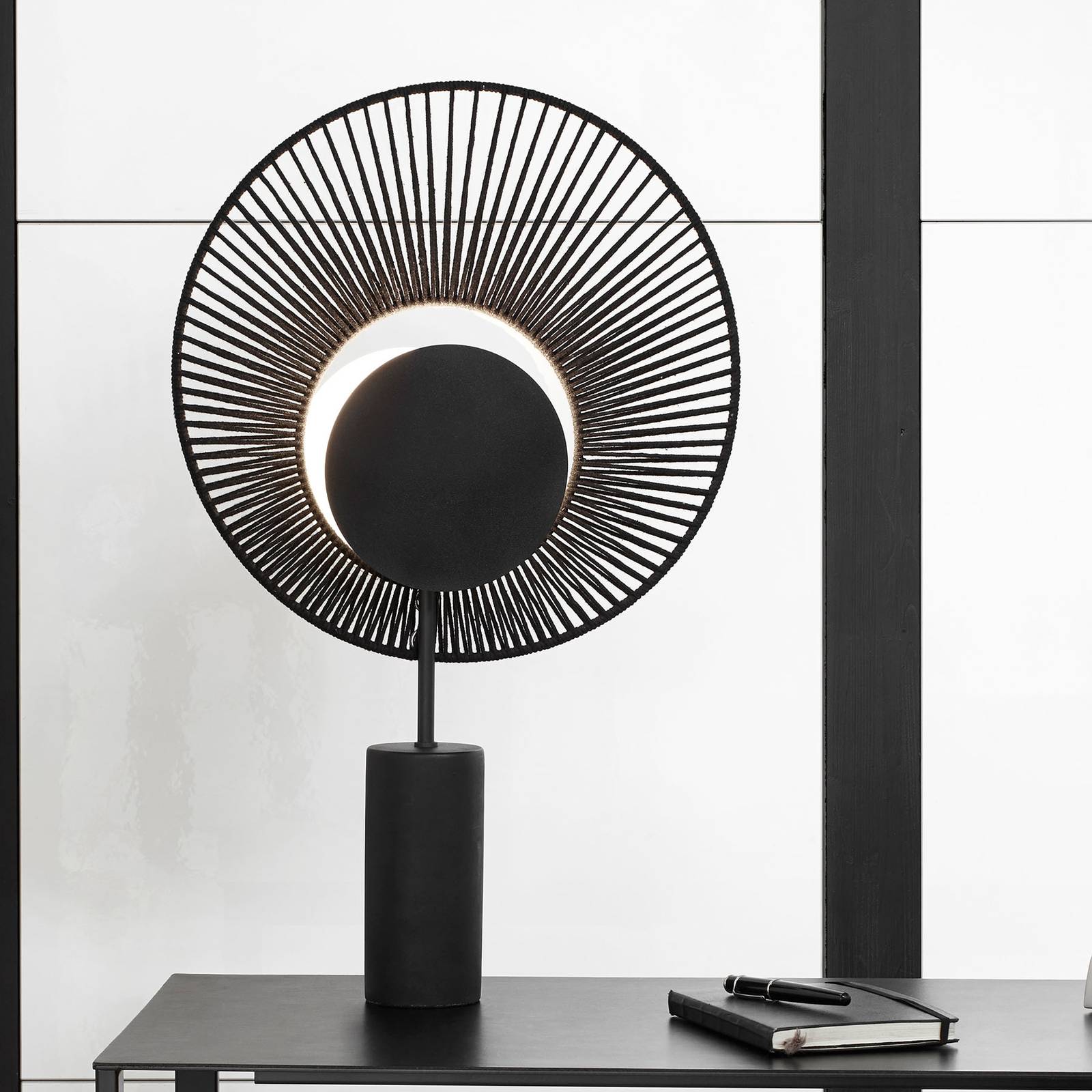 Levně Forestier Oyster designová stolní lampa, černá