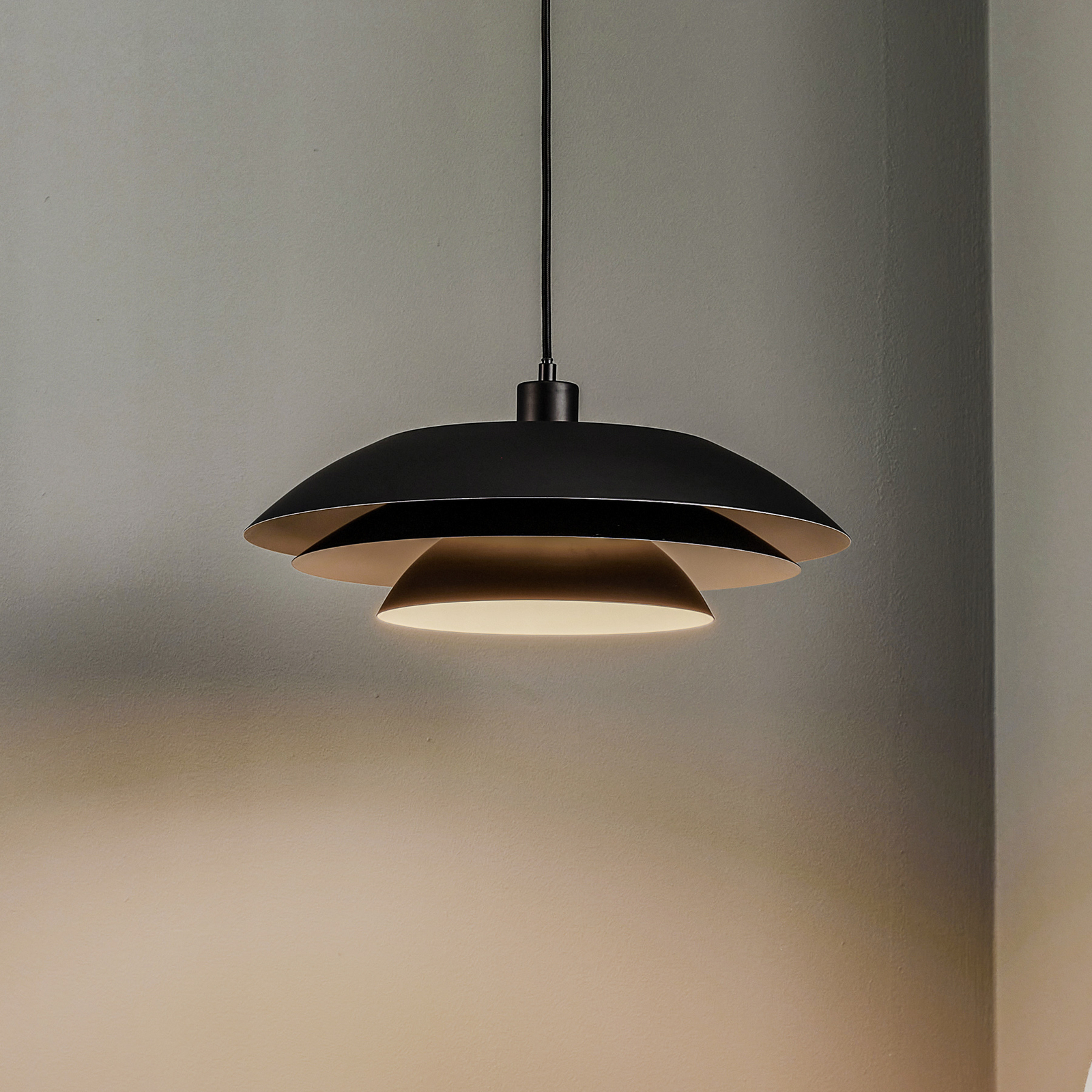 Dyberg Larsen DL45 függő lámpa fém fekete