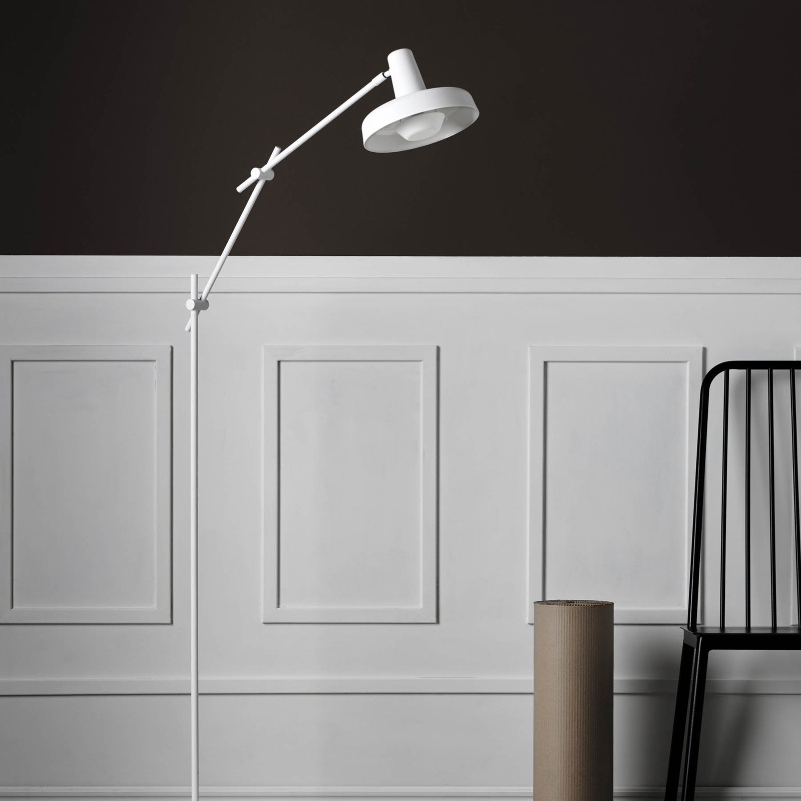 GRUPA Arigato floor lamp, three-piece arm, white