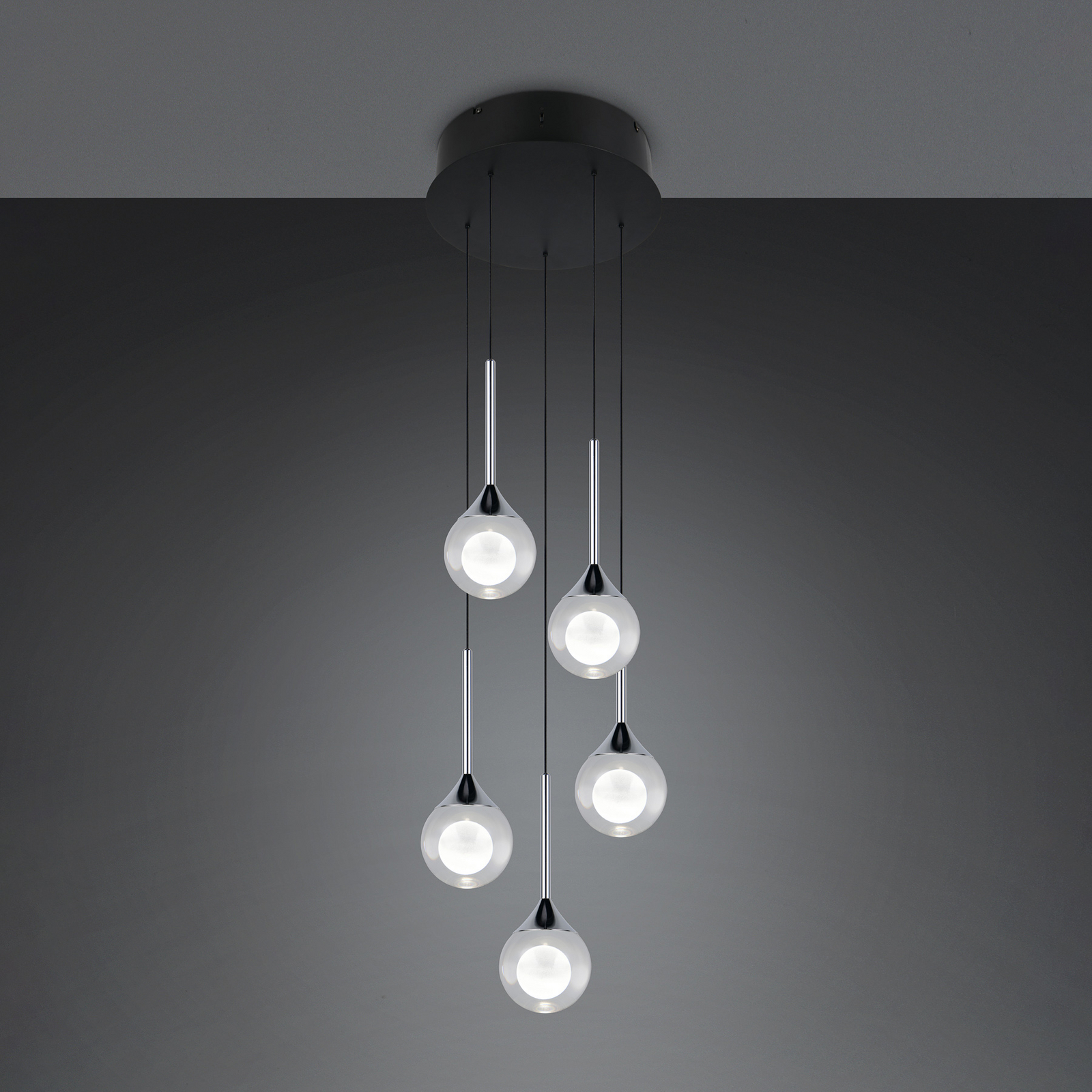 LED висяща лампа „Calista“, хромиран цвят, Ø 31 см, метал/стъкло, 5 лампи LED висяща лампа „Calista“, хромиран цвят, Ø 31 см, метал/стъкло, 5 лампи