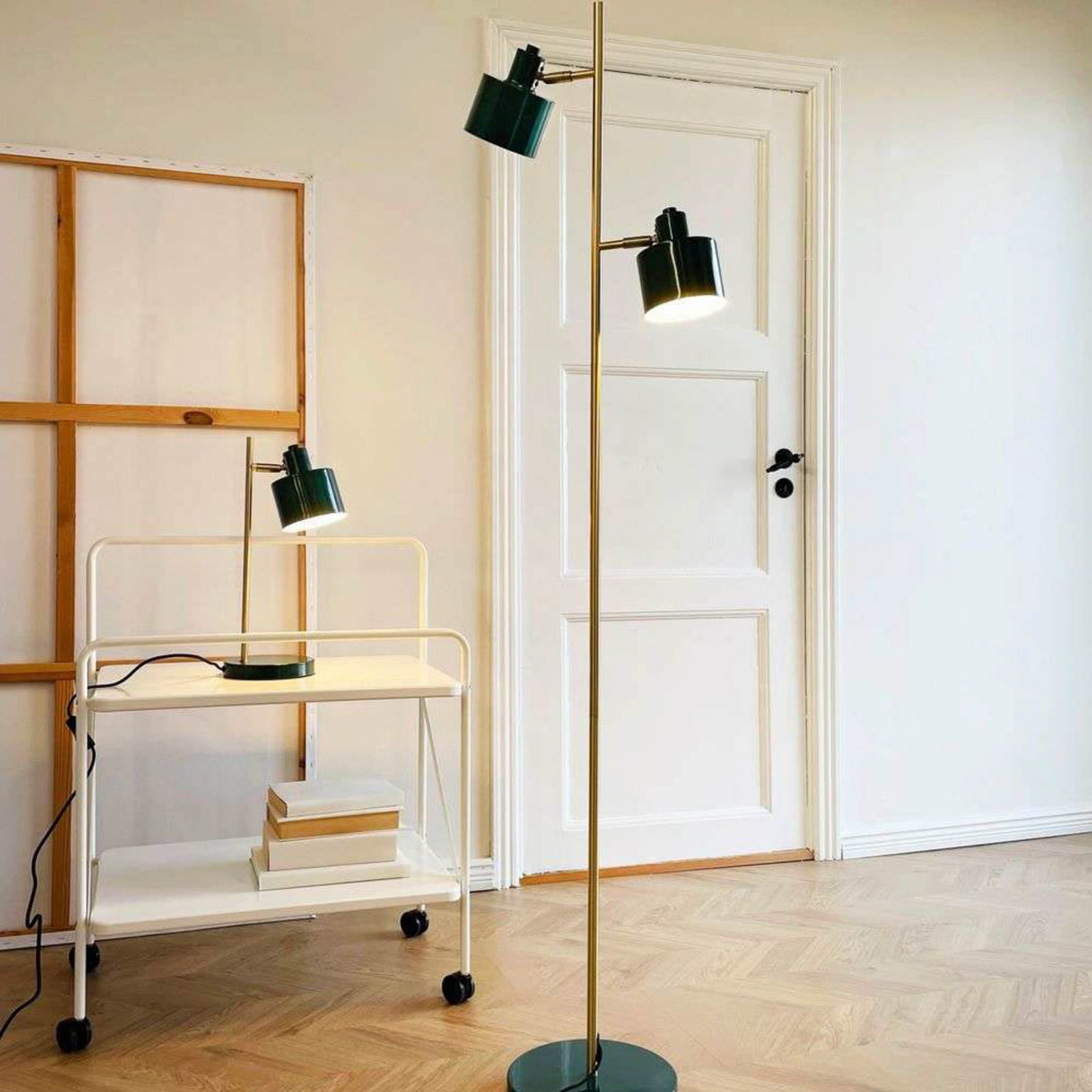 Candeeiro de pé Dyberg Larsen Ocean, verde escuro, 160 cm, 2 lâmpadas.