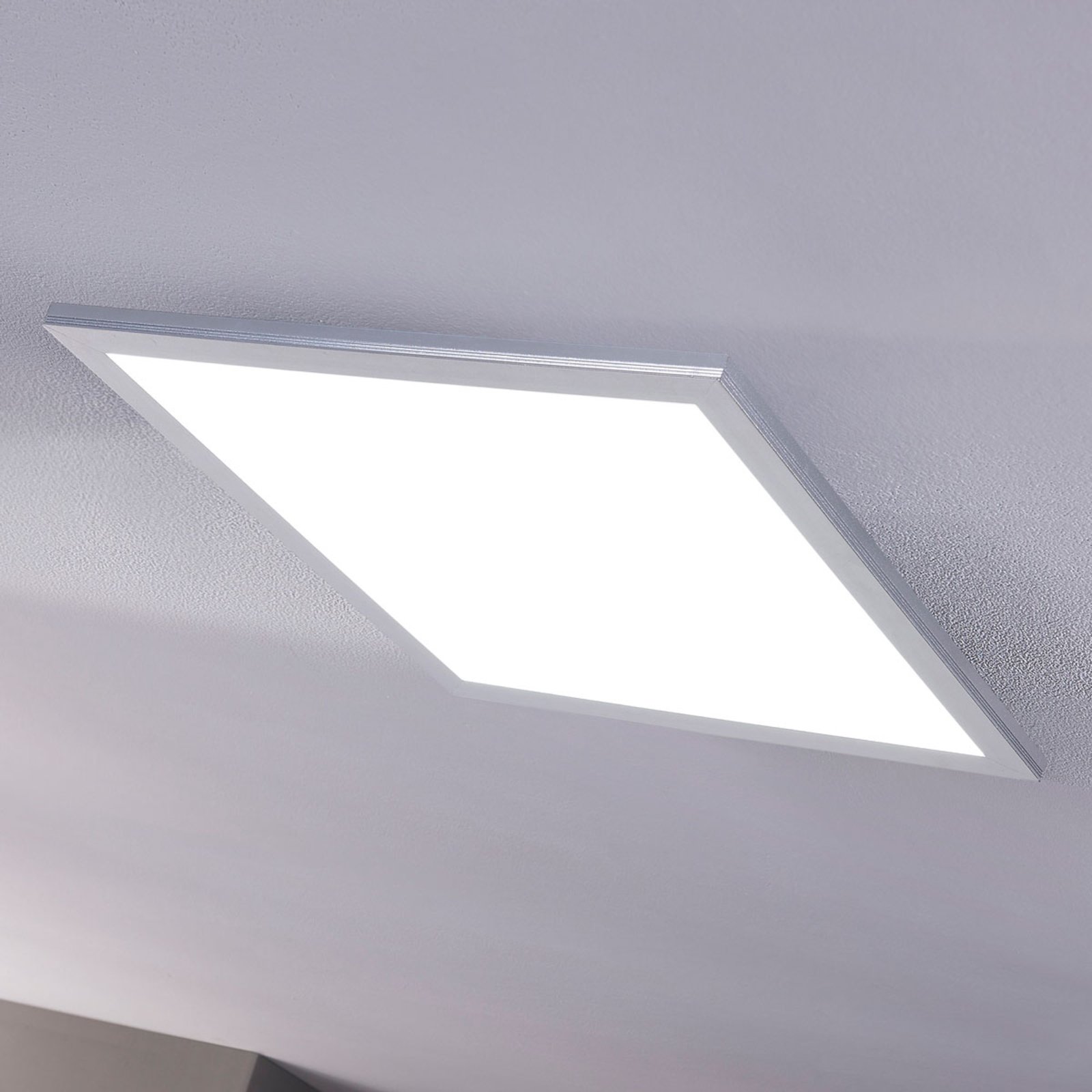 Livel LED Deckenleuchte CCT 62x62 White/Silver - Lindby