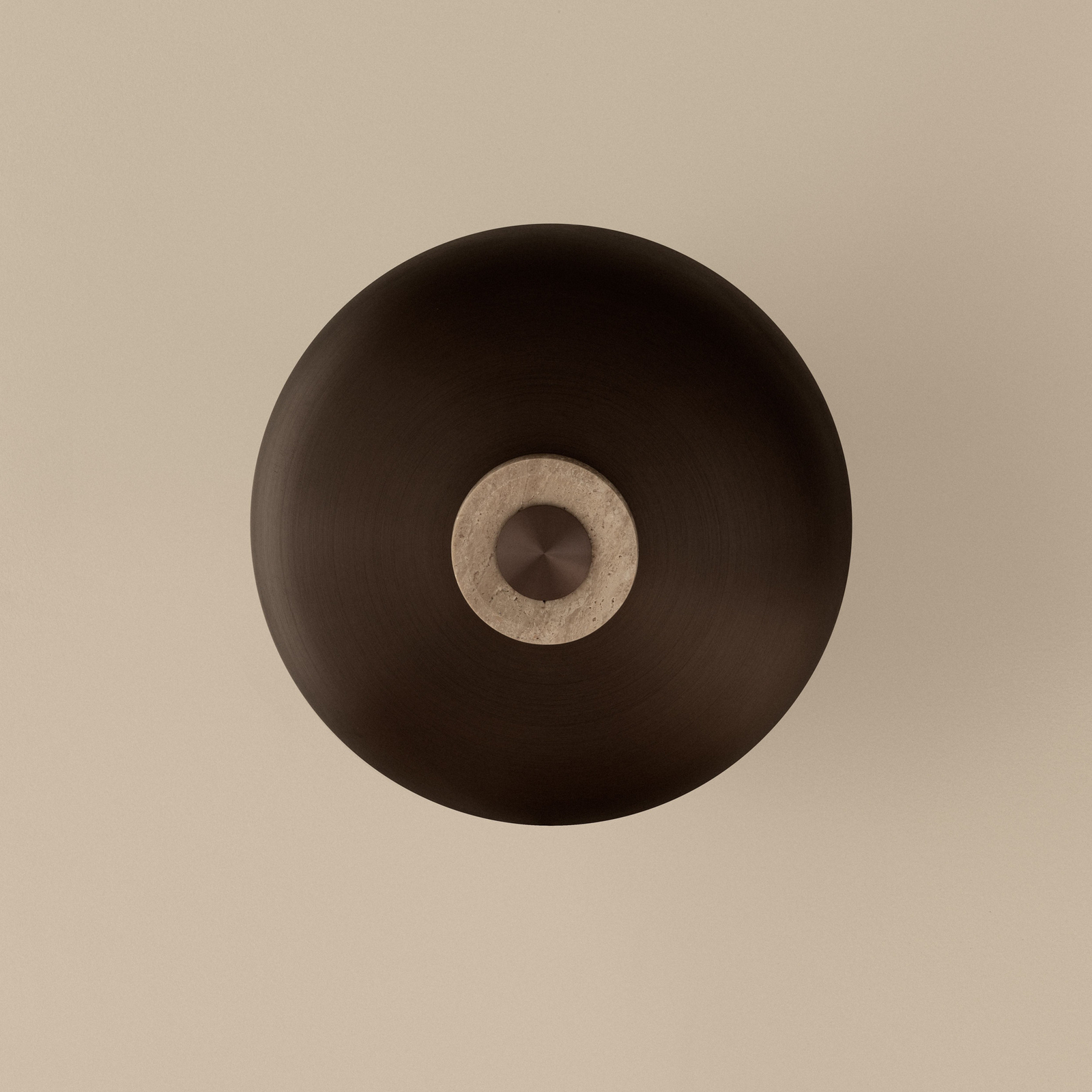 Reverse Vägglampa HW Sand Travertine/Bronzed Aluminium - Audo Copenhagen