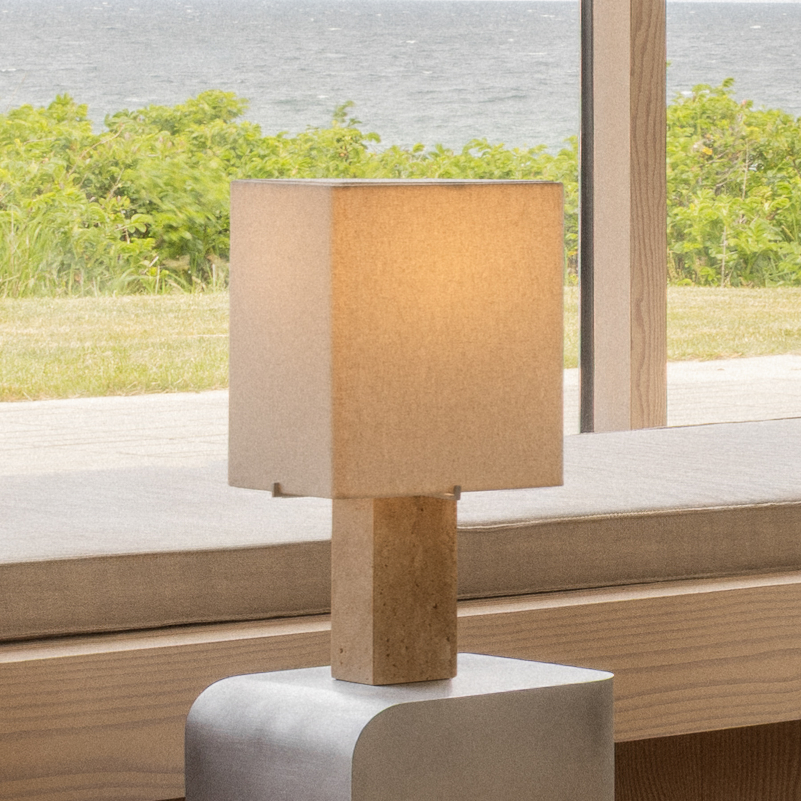 Nonna bordlampe, travertin-/sandfarvet, højde 49 cm, stof