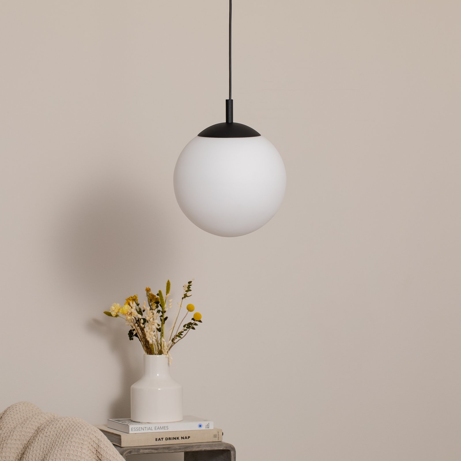 Hängeleuchte Esme, Opalglas, einflammig, Ø 25 cm