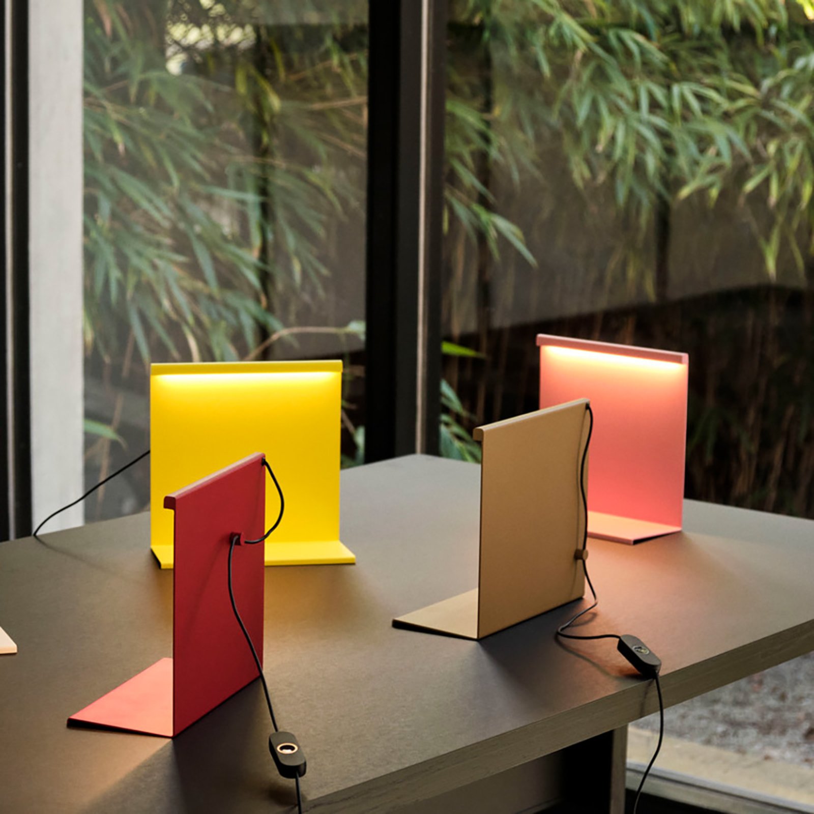 LBM Lampe de Table Luis Pink - HAY