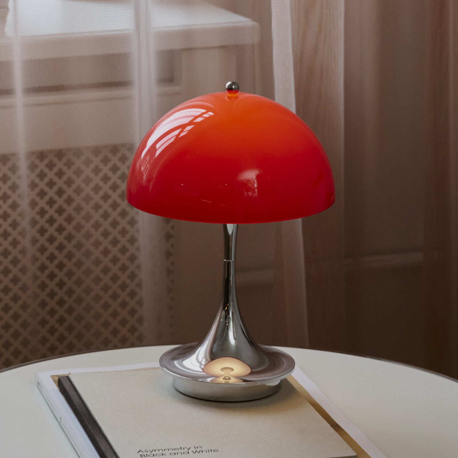 Panthella 160 Portable Original, opalrød Louis Poulsen - Terrasse - Design - Plastik - Rund