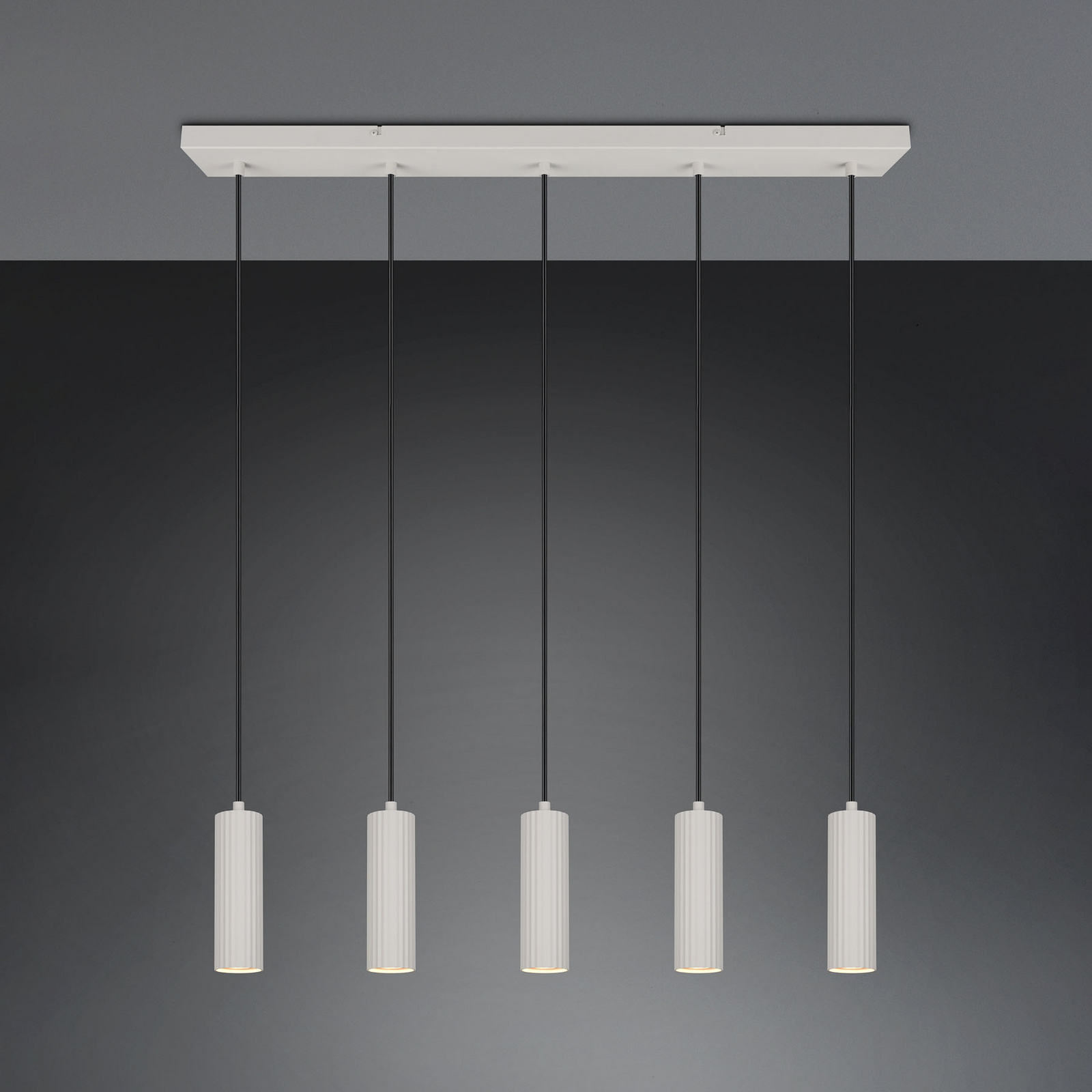 Hanglamp Soka, lichtgrijs, lengte 85 cm, metaal, 5-lamps. Hanglamp Soka, lichtgrijs, lengte 85 cm, metaal, 5-lamps.