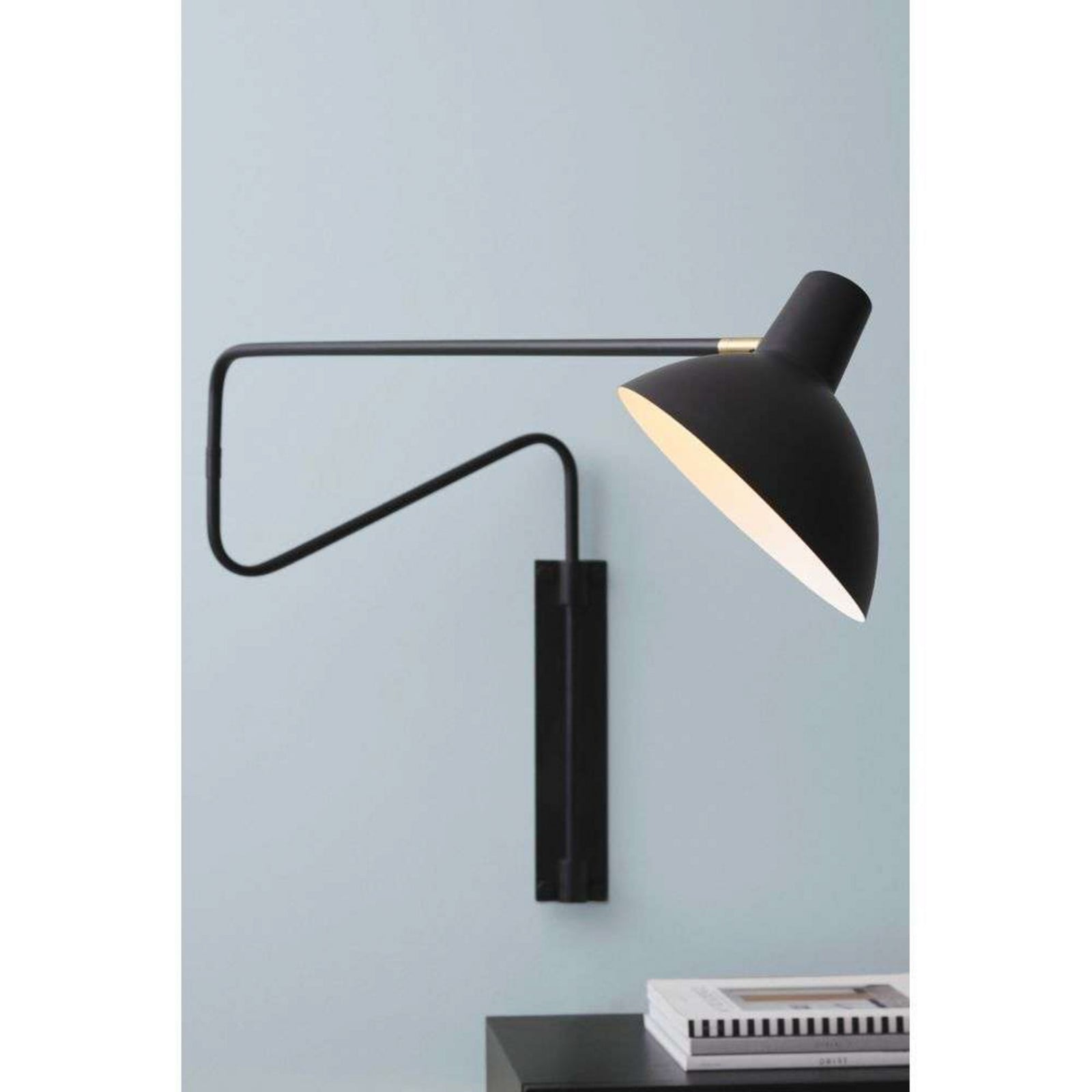 Metropole Deluxe V&auml;gglampa Svart Halo Design - Vardagsrum - Metall