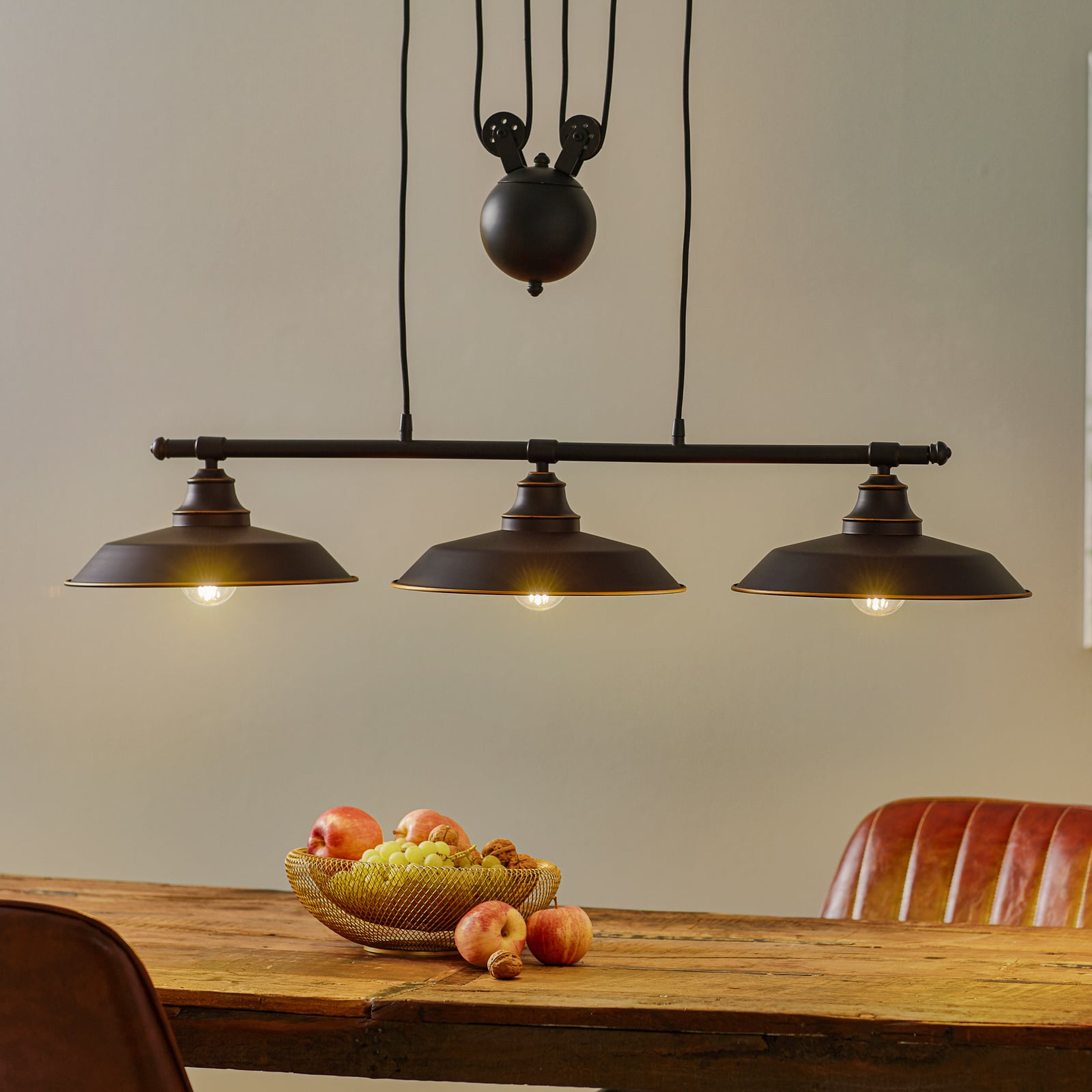 Suspension Iron Hill, noire, à 3 lampes, E27 - Westinghouse Suspension Iron Hill, noire, à 3 lampes, E27 - Westinghouse