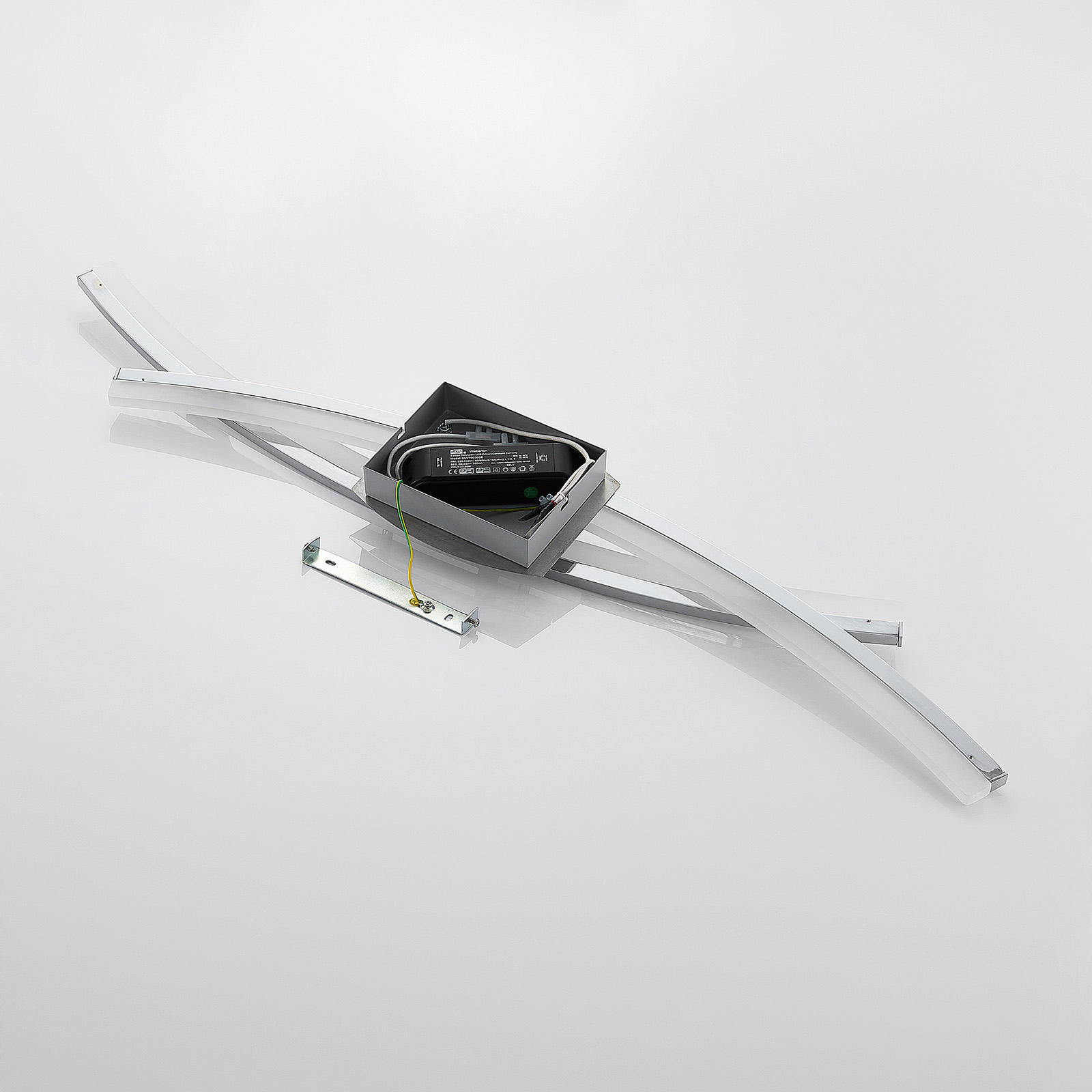 Lindby LED-Deckenleuchte Elarit, chromfarben, 104cm, dimmbar