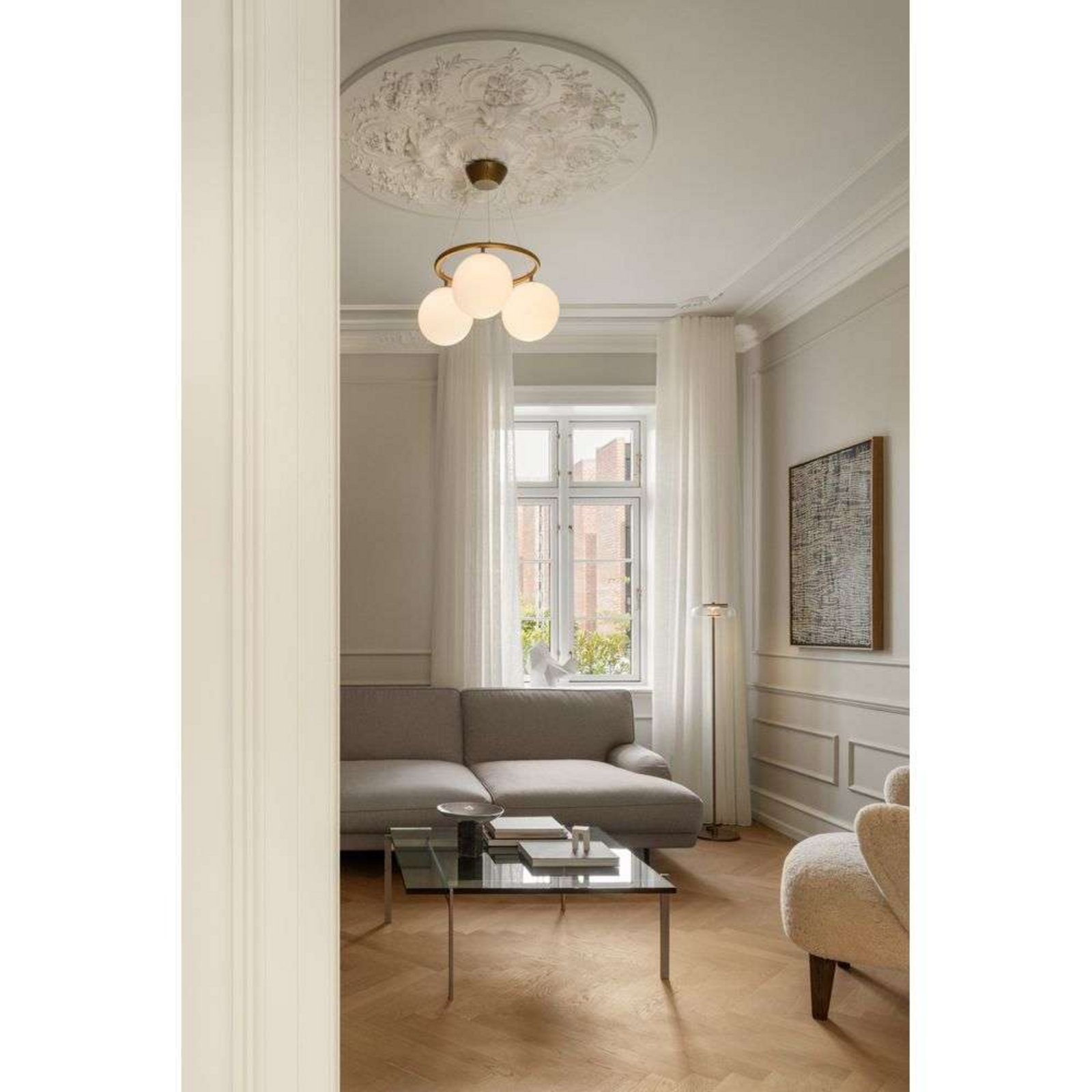 Miira 3 Circular Chandelier Dark Bronze/Opal - Nuura