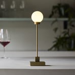 Northern Lámpara de mesa LED recargable Snowball color latón 2700 K