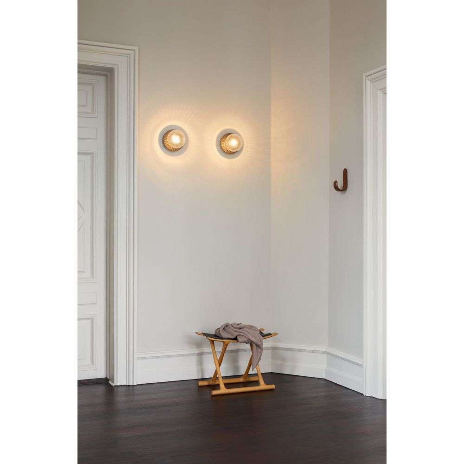 Nuura wandlamp Liila 1 IP44 Ø 16 cm, zwart/helder