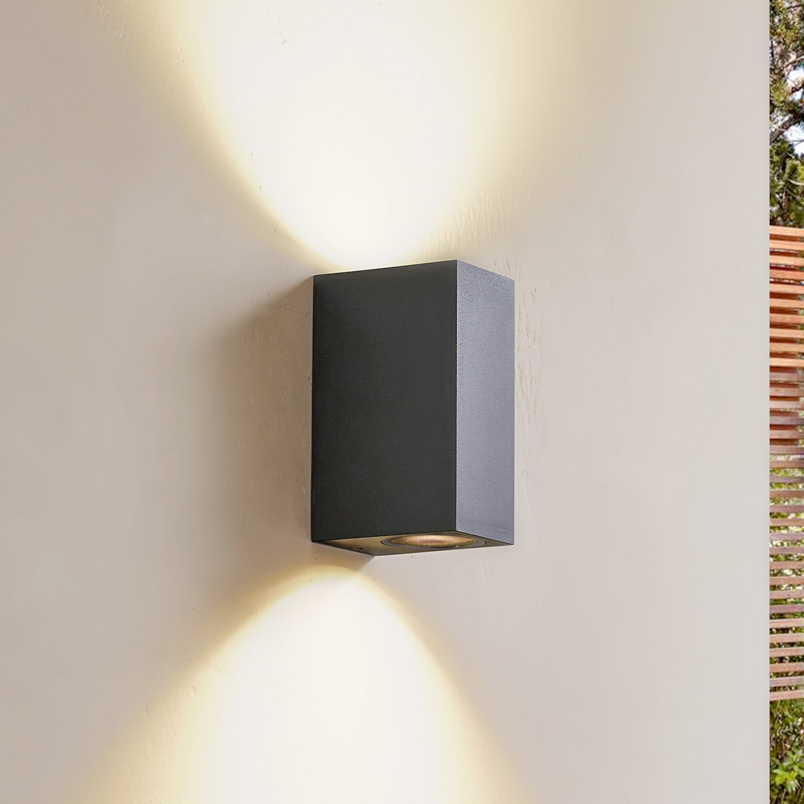 Lindby outdoor wall light Fijona, dark green, aluminium, height 15 cm