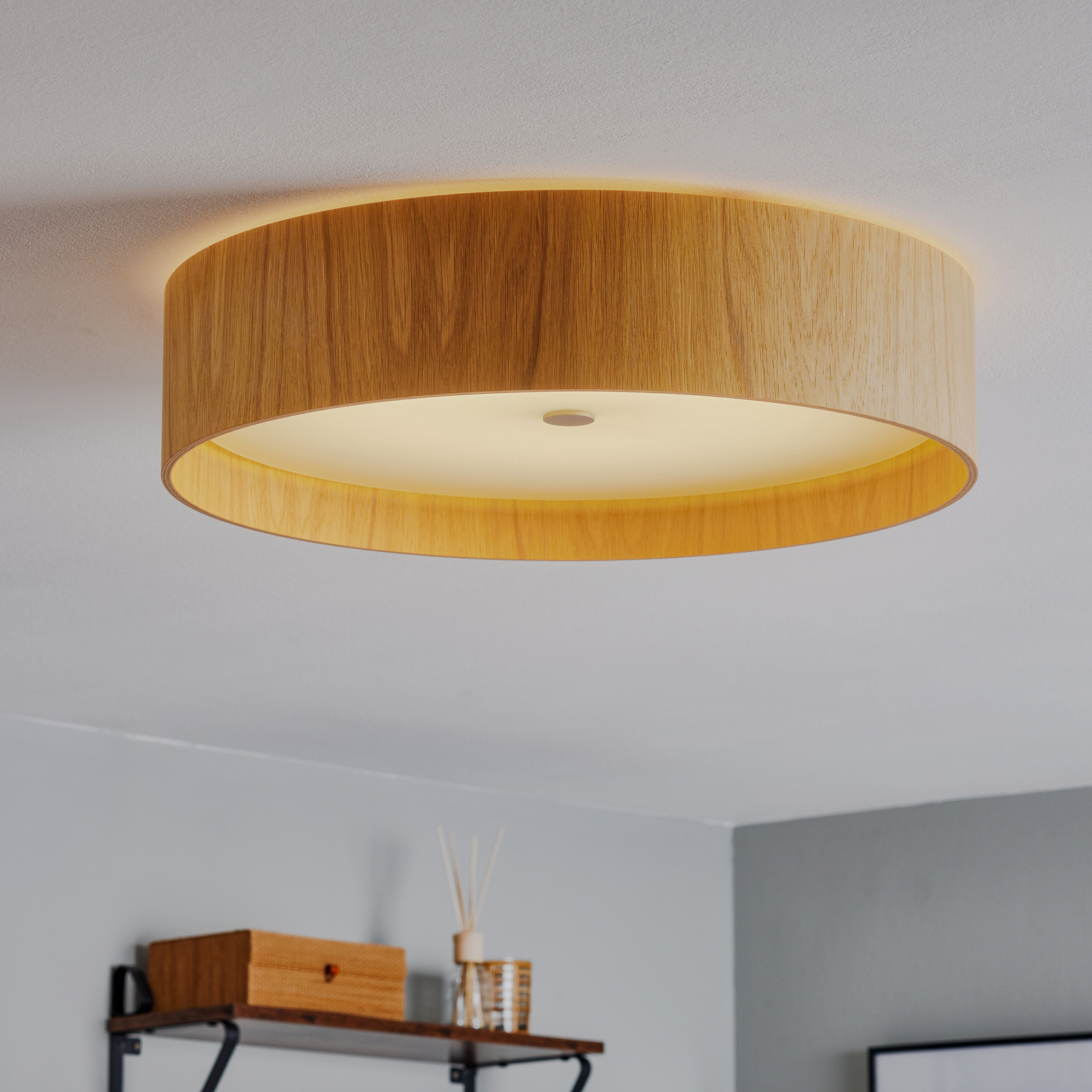 Rund LED-taklampe Lara wood, lys eik 55 cm