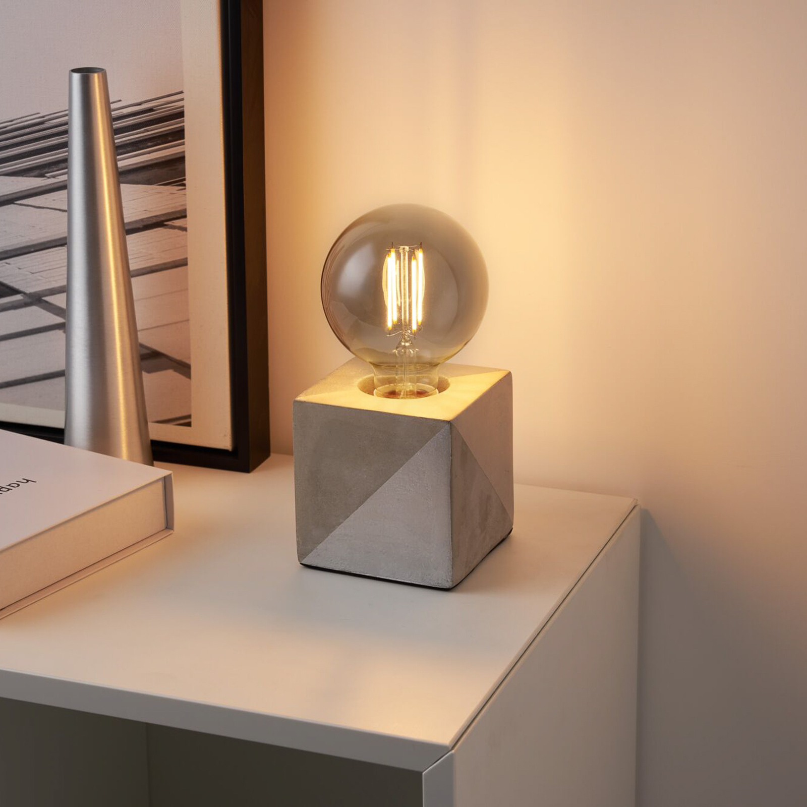 Pauleen Silver Jewel table lamp, concrete base