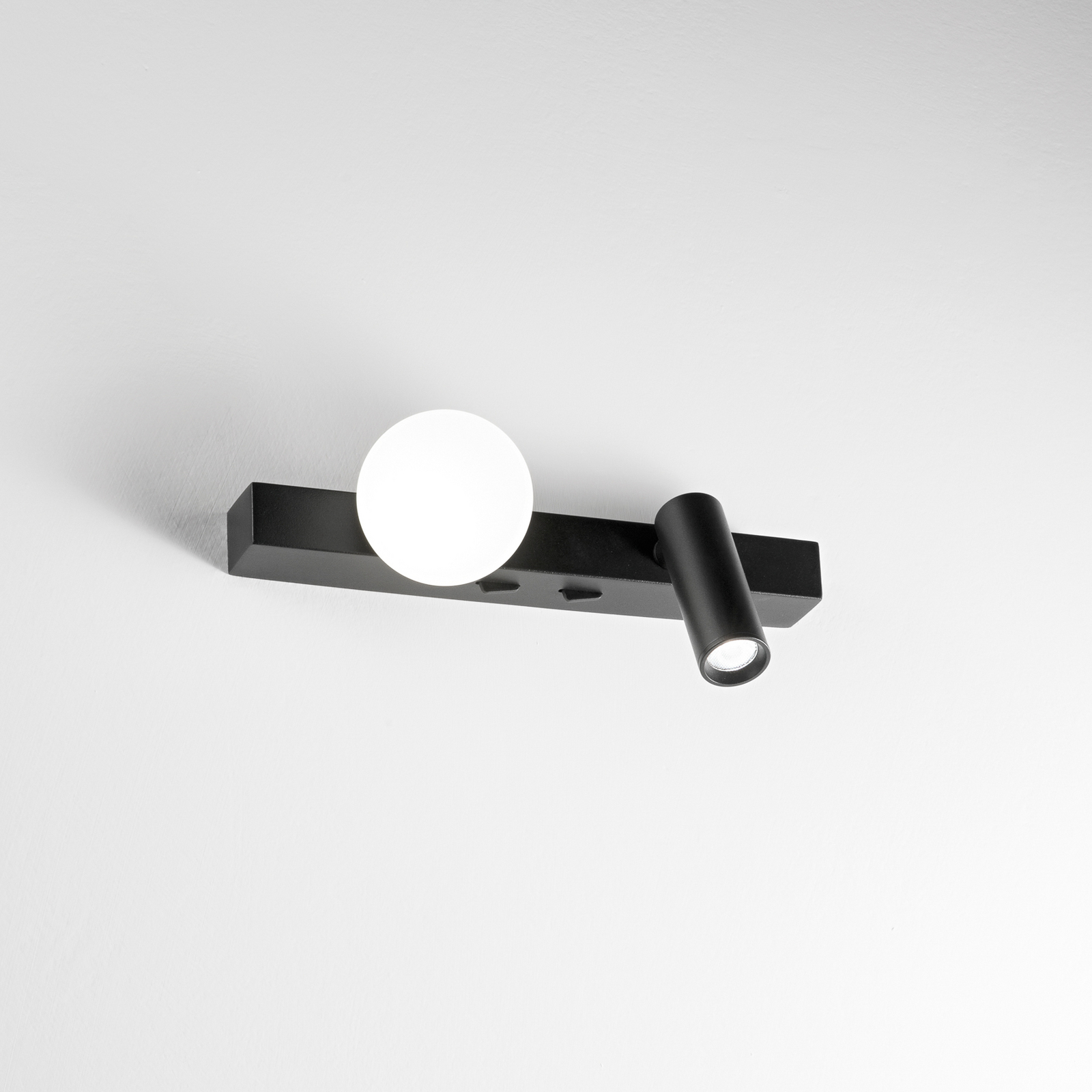 IDEAL LUX Binomi fekete LED fali lámpa, szélesség 22 cm, 2 izzós IDEAL LUX Binomi fekete LED fali lámpa, szélesség 22 cm, 2 izzós