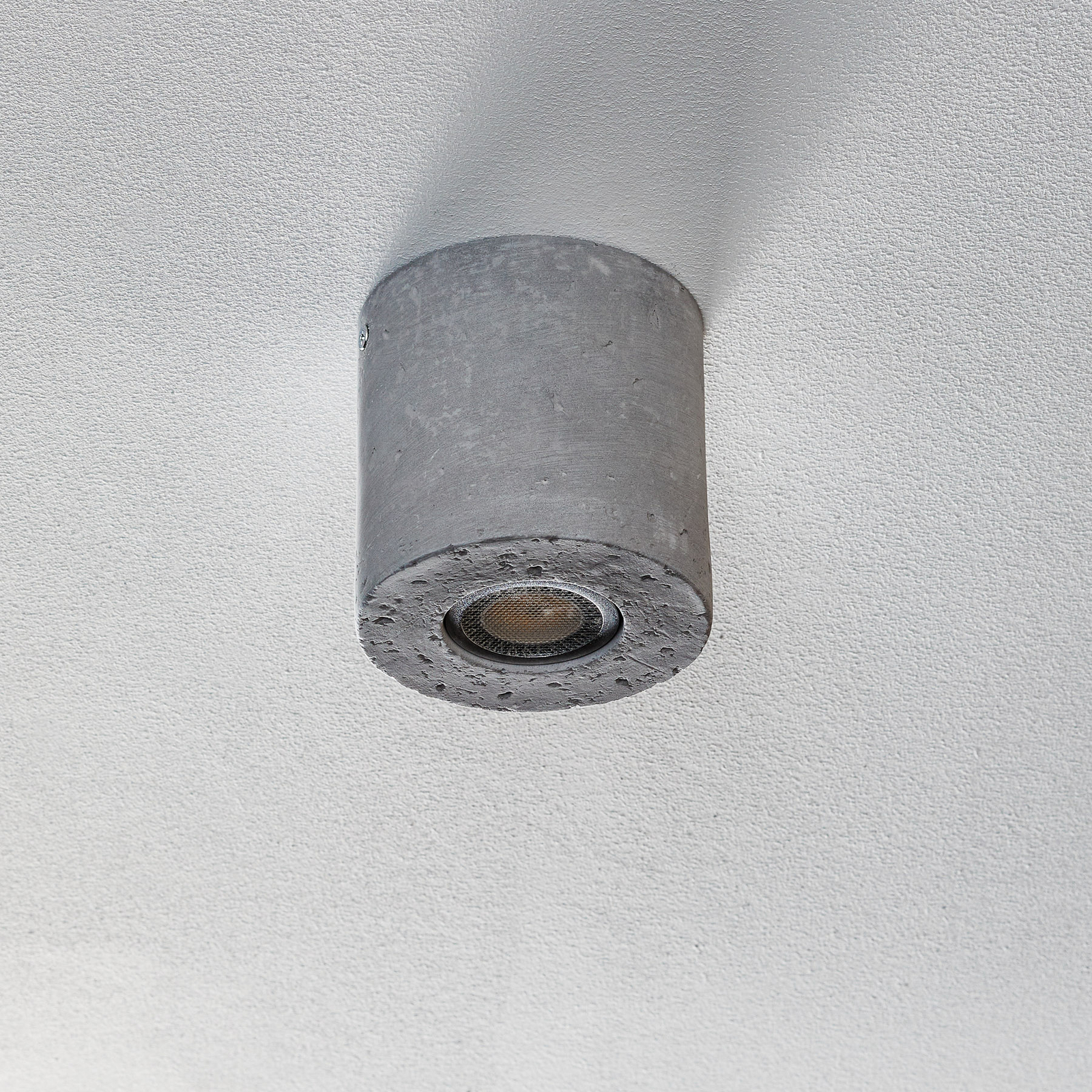 Ara mennyezeti lámpa beton henger Ø 10cm