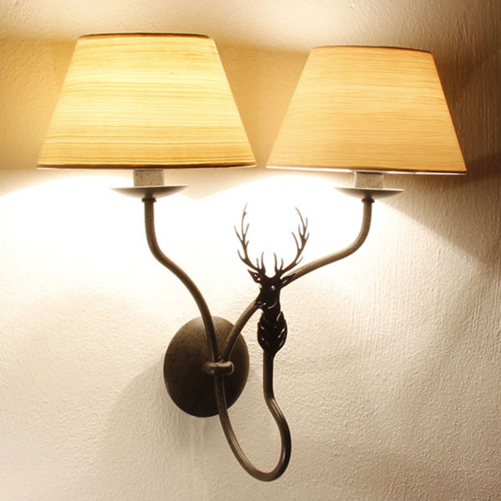 Menzel TH7362 zidna svjetiljka s dvije žarulje, motiv jelena