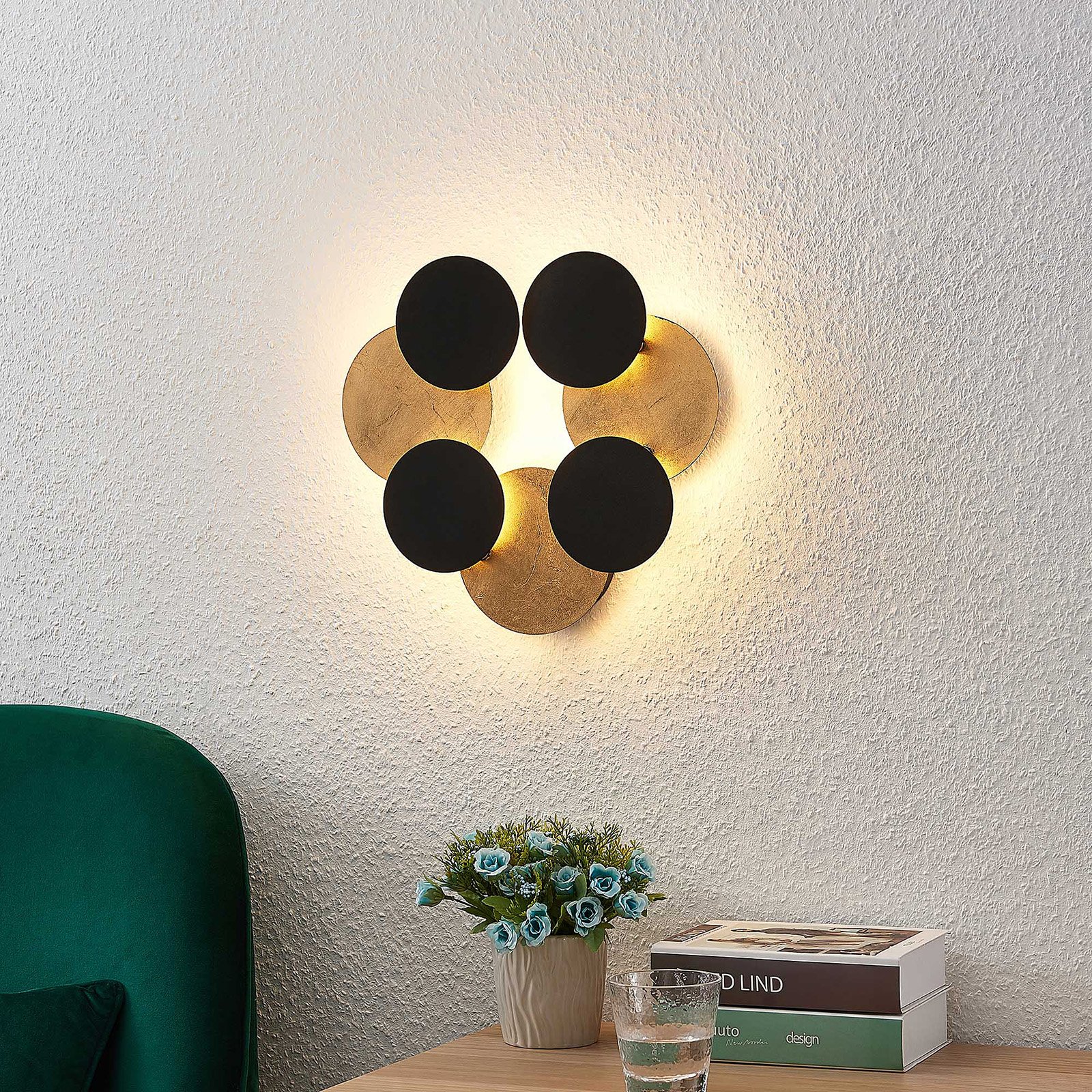 Grazyna 9 LED Wall Lamp Black/Gold - Lindby