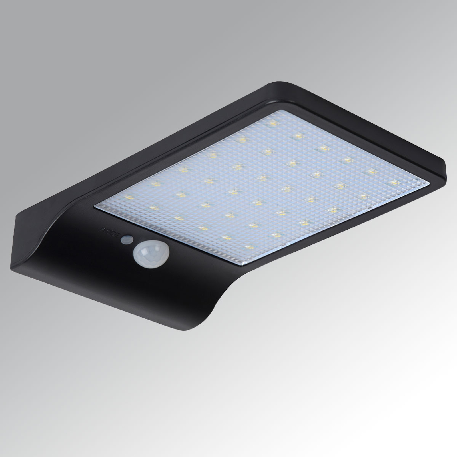 Basic soldreven utendørs LED-vegglampe med sensor