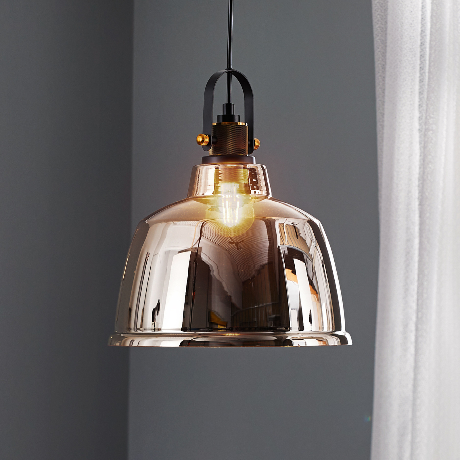 Leana pendant light, smoked glass, 1-bulb, brass