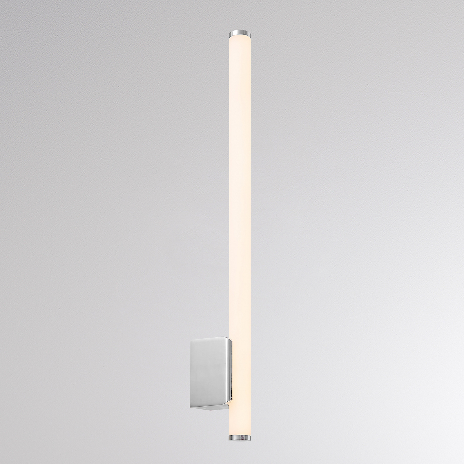 Kinkiet LED VINA UP M, chromowany, wysokość 60 cm, IP44 CCT Kinkiet LED VINA UP M, chromowany, wysokość 60 cm, IP44 CCT