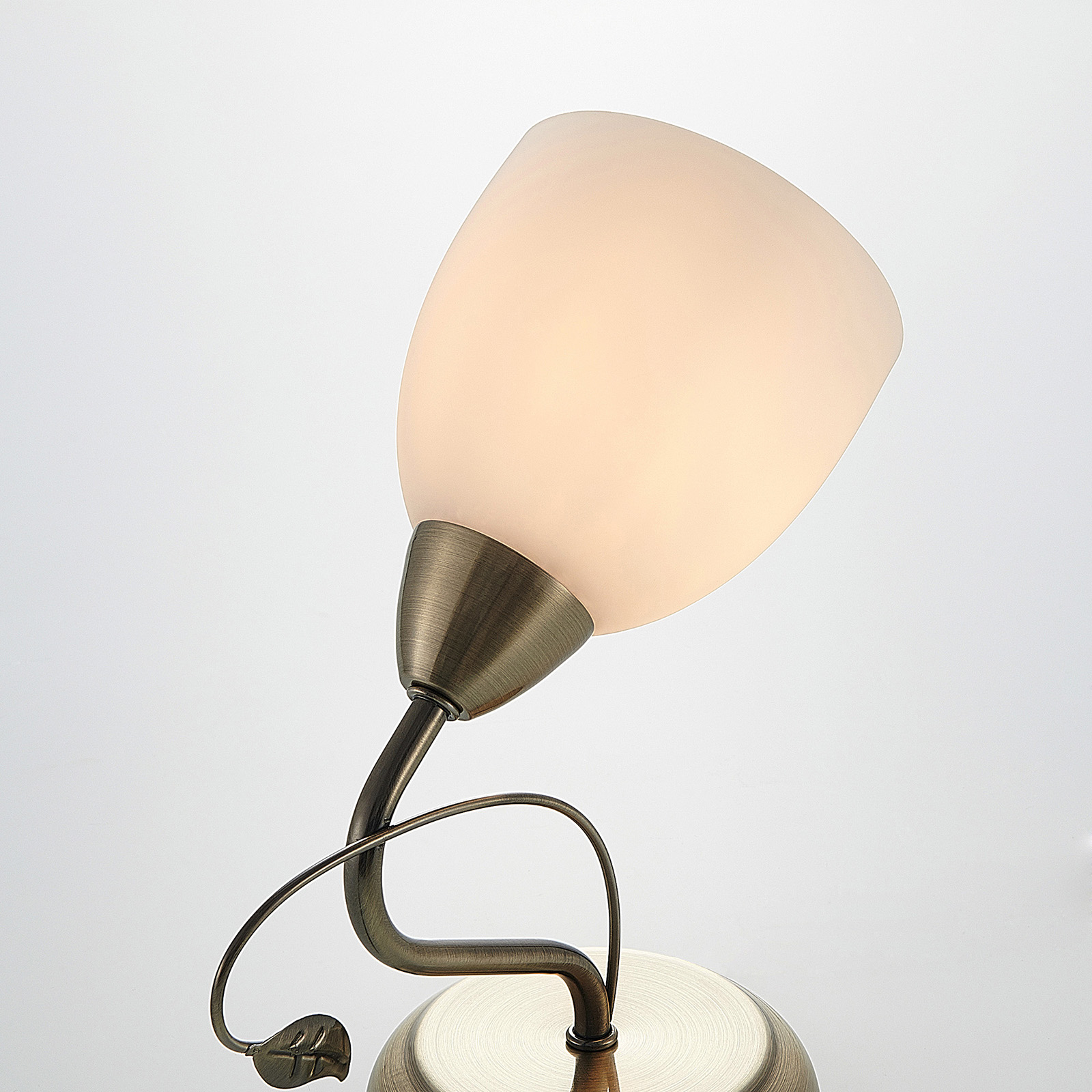 Lindby Thaddeus wandlamp, oudmessing