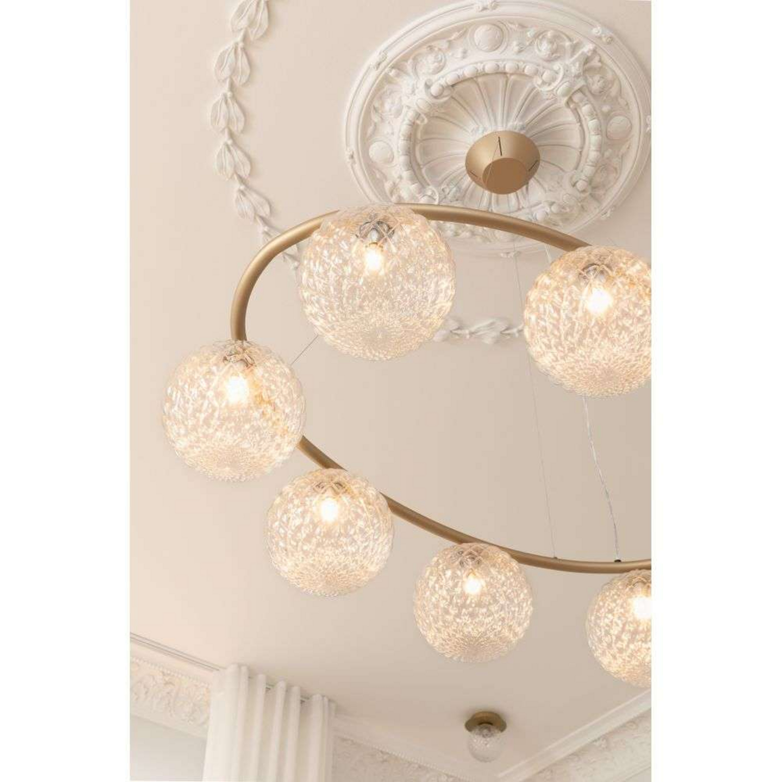 Miira 8 Oval Chandelier Brass/Optic Clear - Nuura