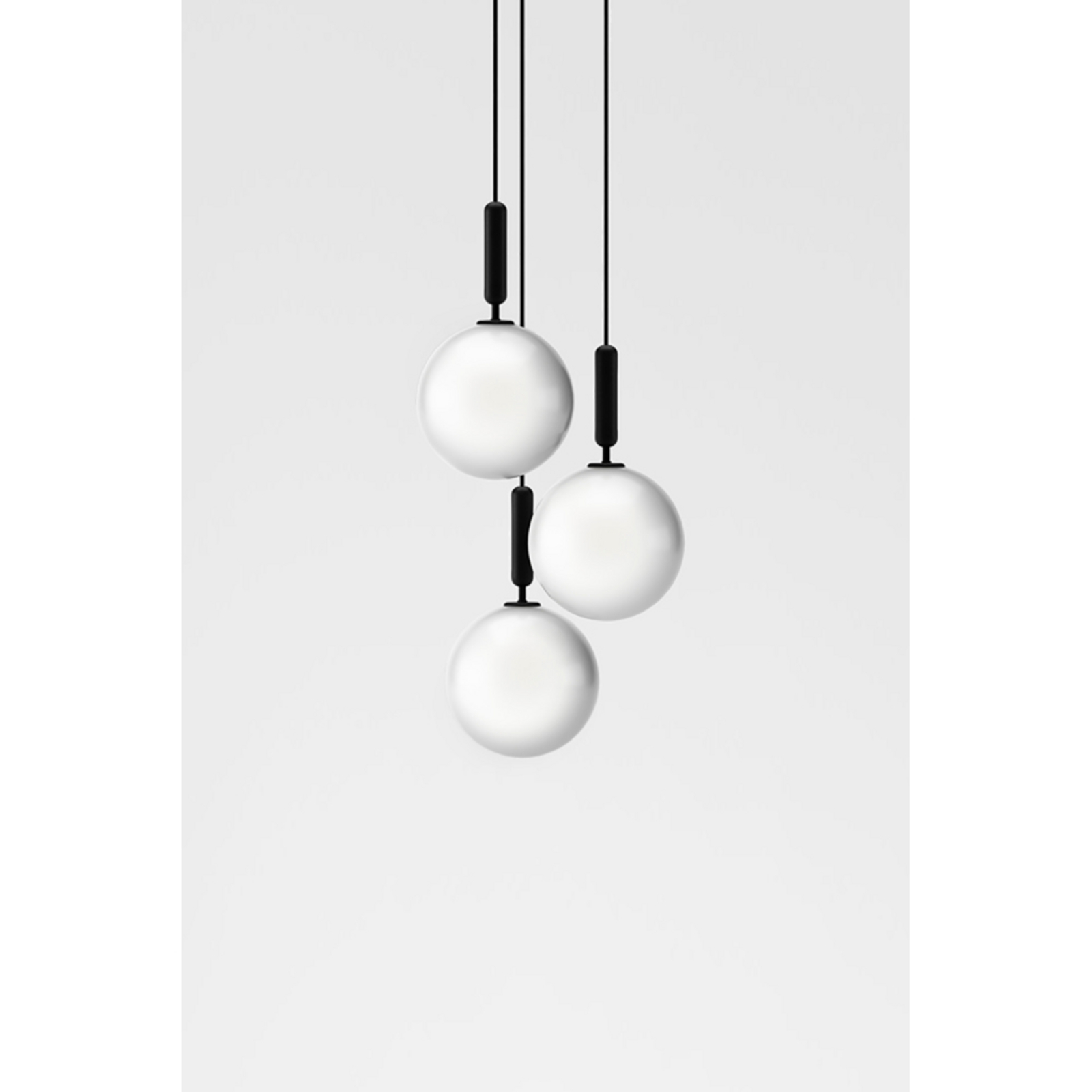 Miira 3 Chandelier Large Rock Grey/Opal White - Nuura