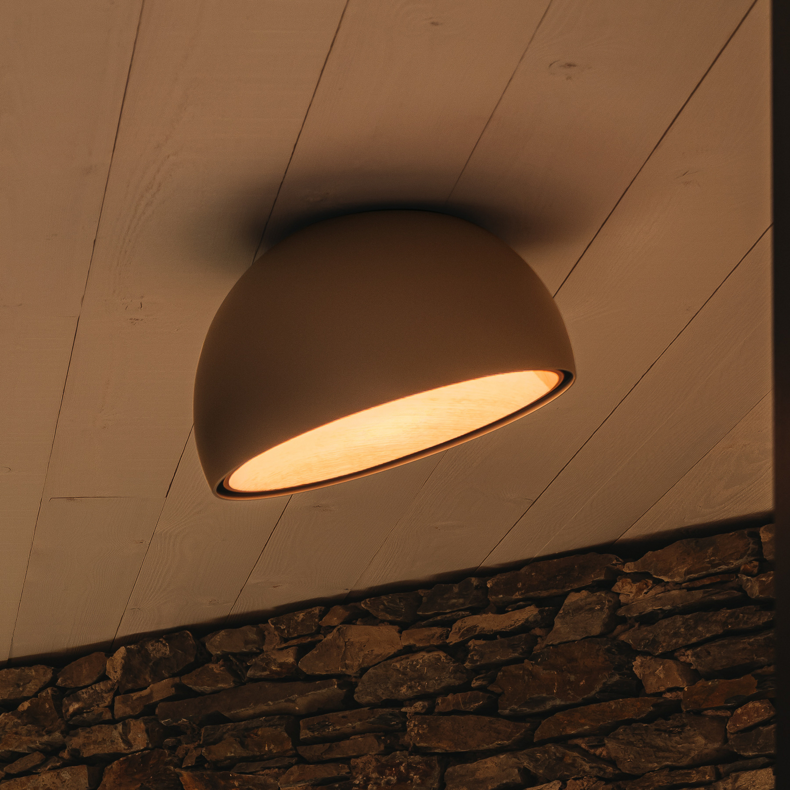 "Vibia Duo 4876" kampinis LED lubinis šviestuvas, kreminės spalvos