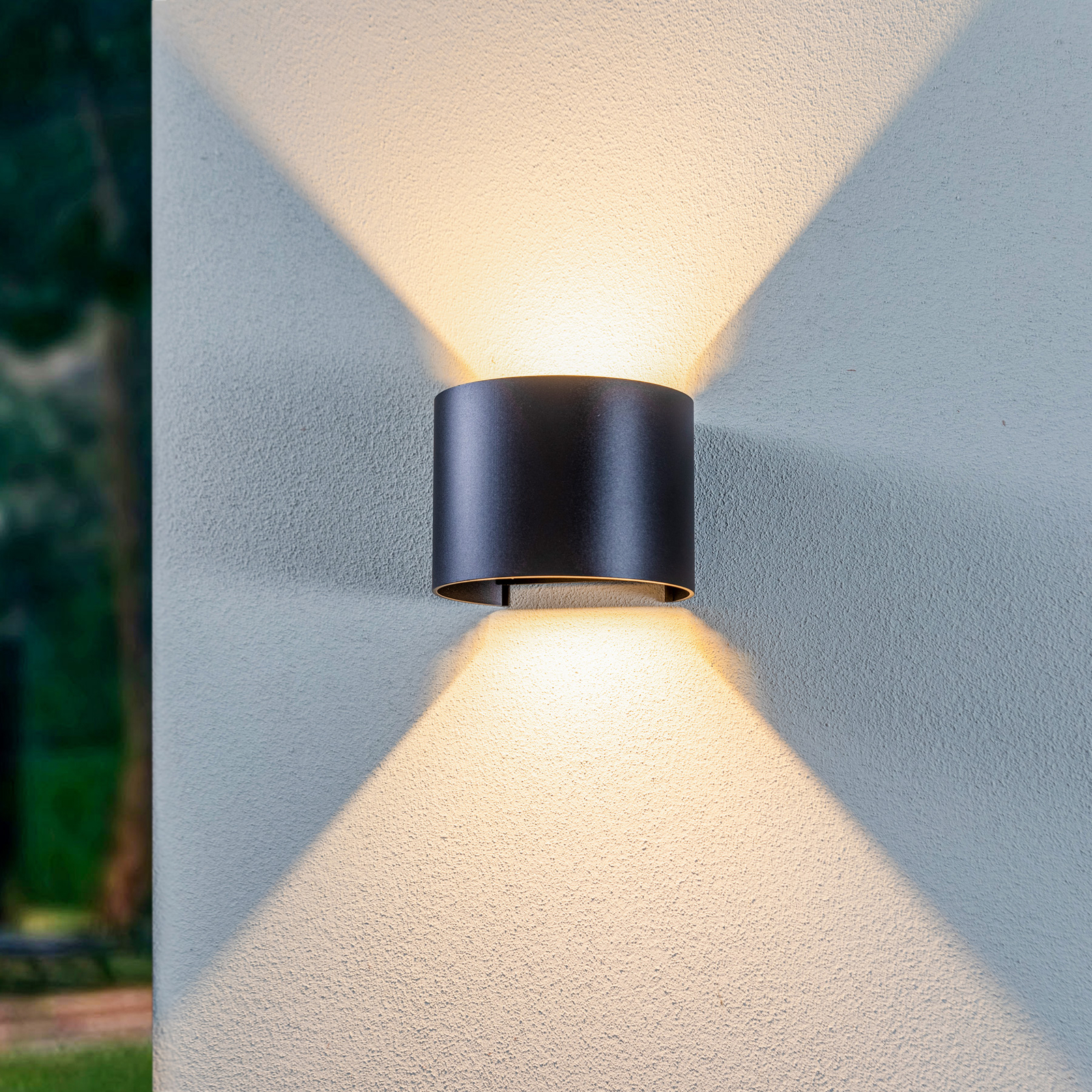 Lindby LED-buitenwandlamp Nivar, rond, zwart, metaal