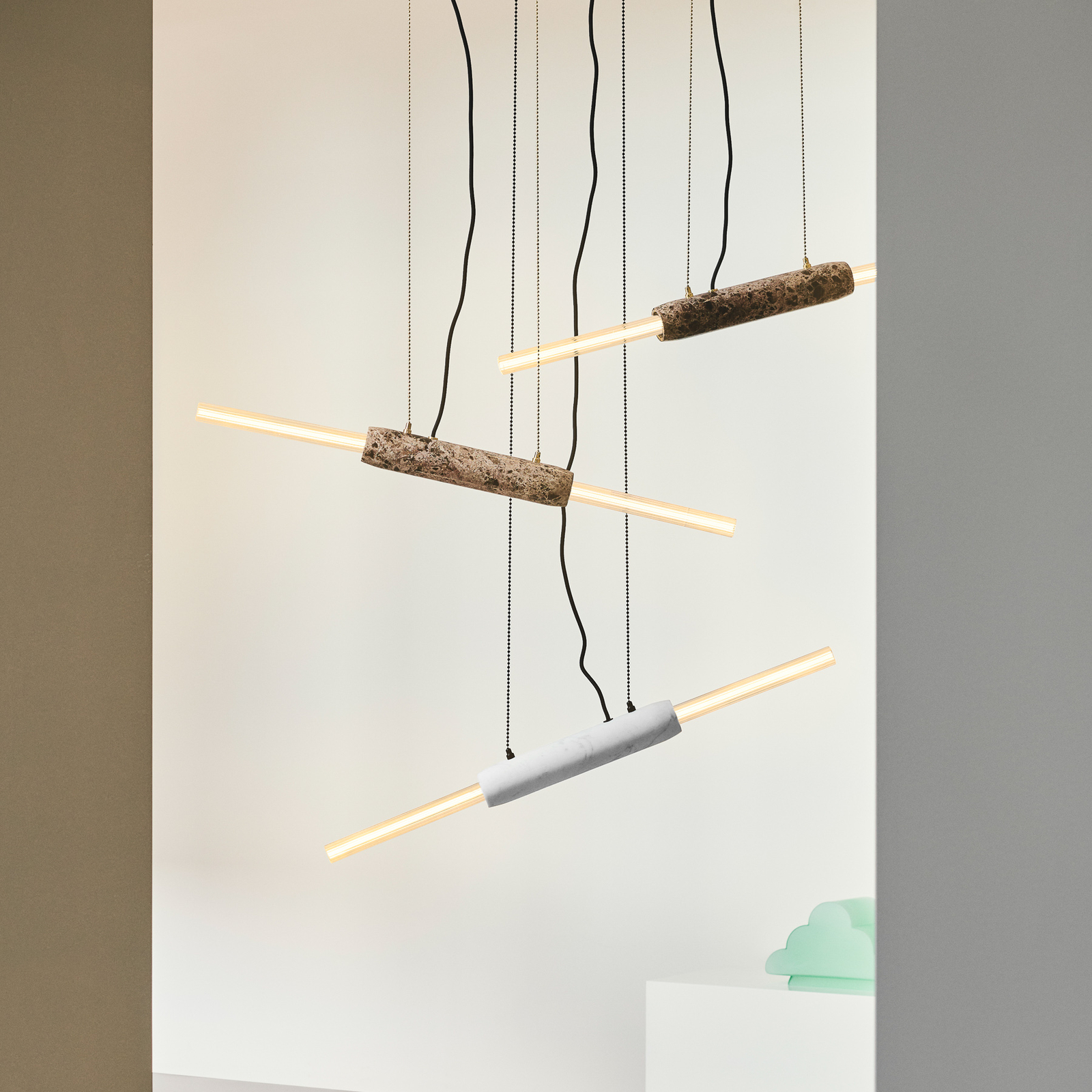 Limbo pendant light, marble, brown, 2-bulb, height-adjustable
