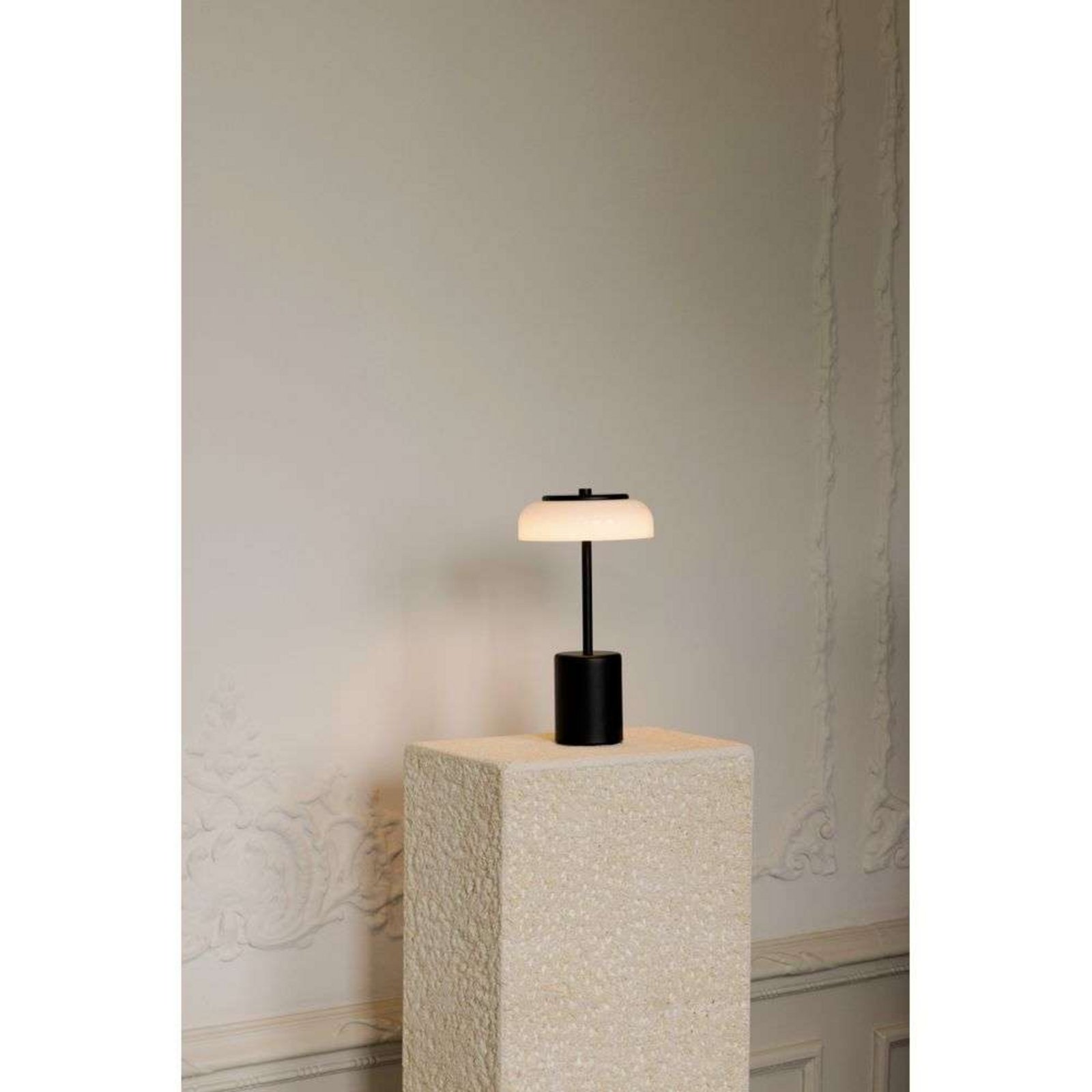 Blossi Portable Bordslampa Mini Black/Opal - Nuura