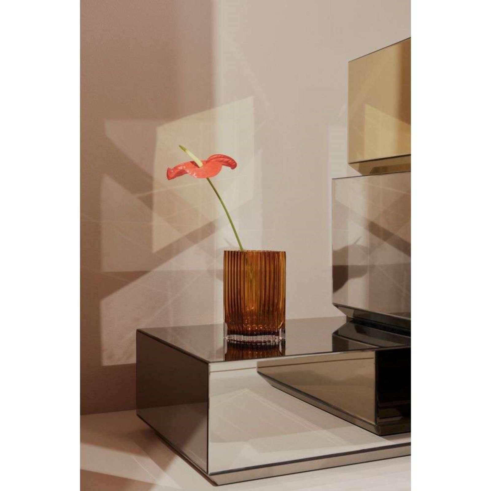 Folium Vase H20 Amber - AYTM