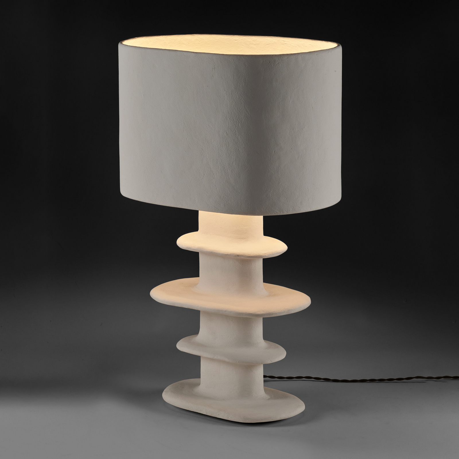 03 WHITE EARTH bordlampe, papmaché, højde 69 cm, E27 – Serax
