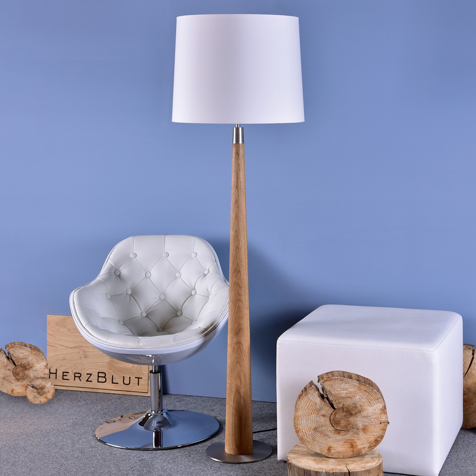 HerzBlut Conico floor lamp, white, oiled oak