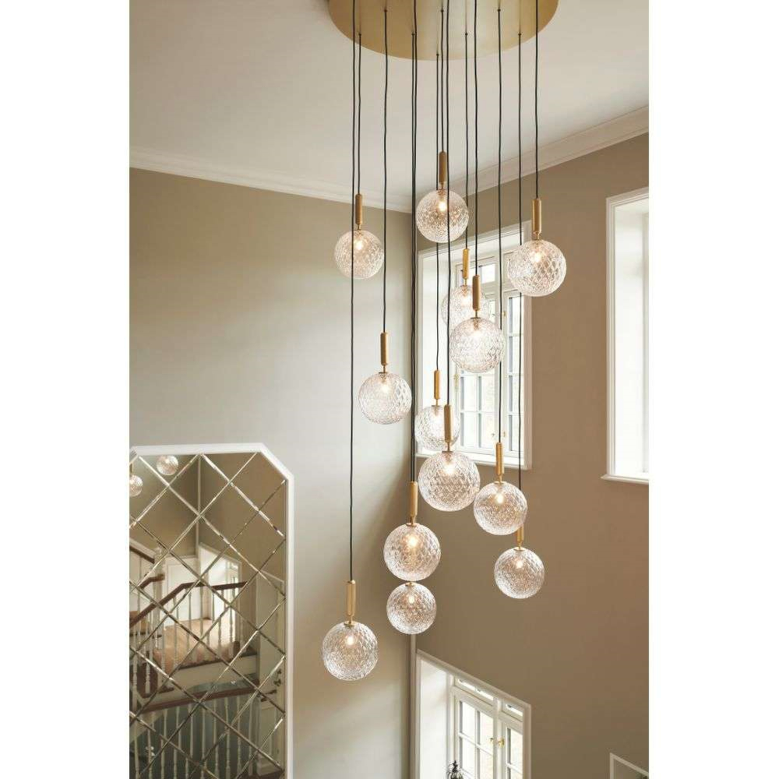 Miira 13 Chandelier Rock Grey/Esfera Transparente - Nuura