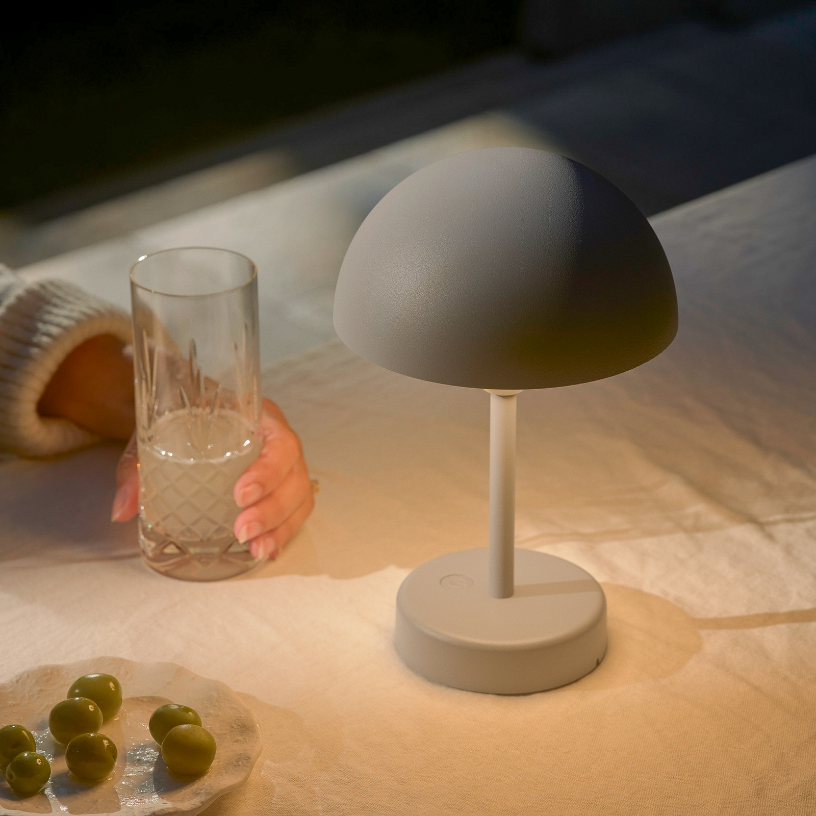 LED stolní lampa na baterie Ellen To-Go, šedá, hliník LED stolní lampa na baterie Ellen To-Go, šedá, hliník