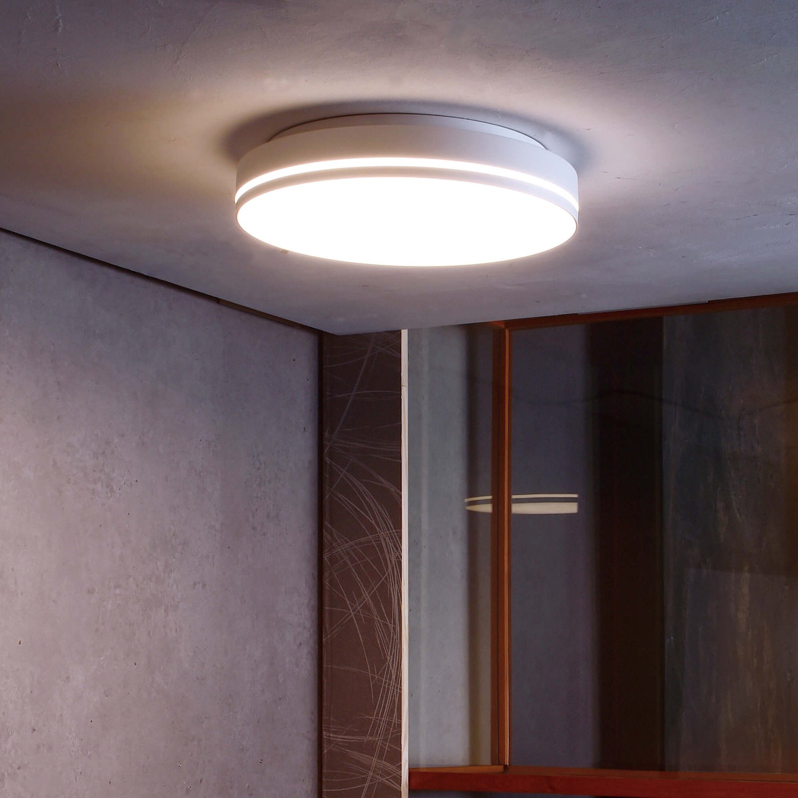 LED-Deckenleuchte Subra IP54 TRIAC-dimmbar