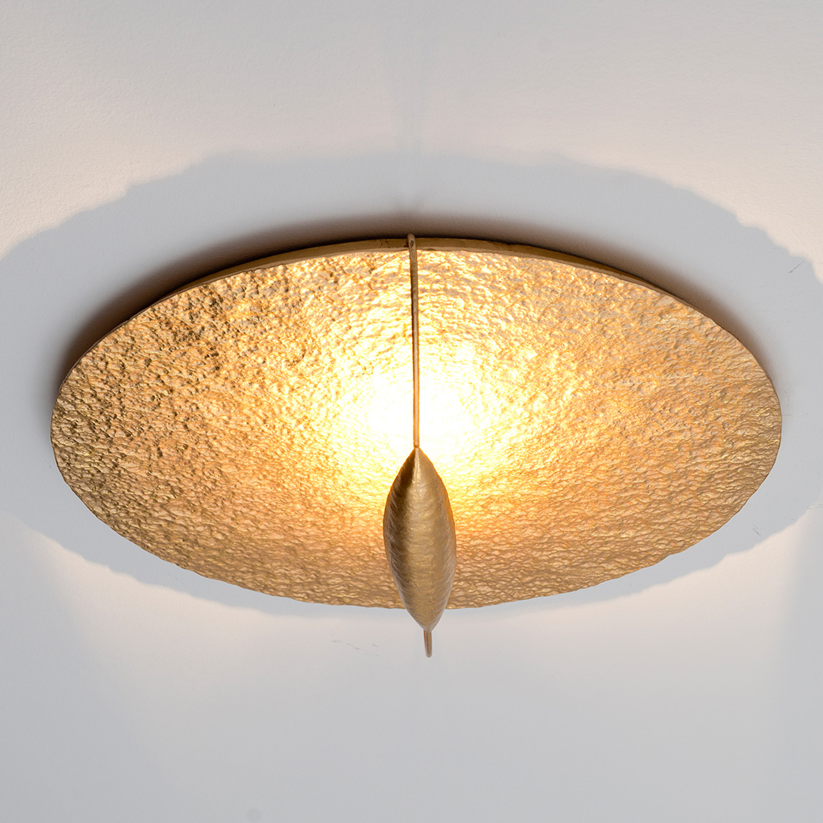 Złota lampa sufitowa LED Trabant