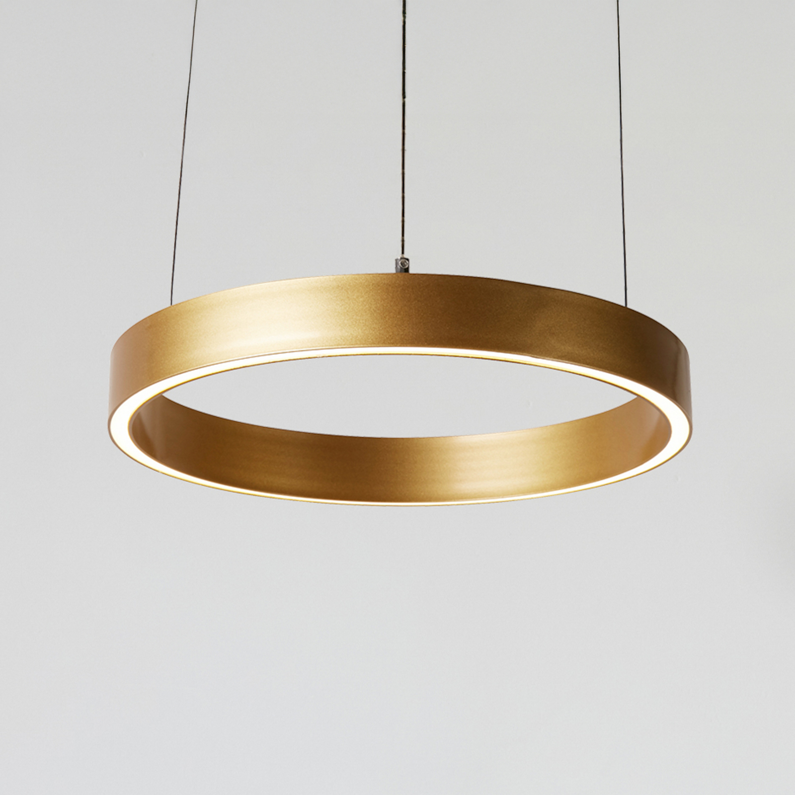 LED-Hängelampe Layla, gold, Ø 44 cm CCT, höhenverstellbar