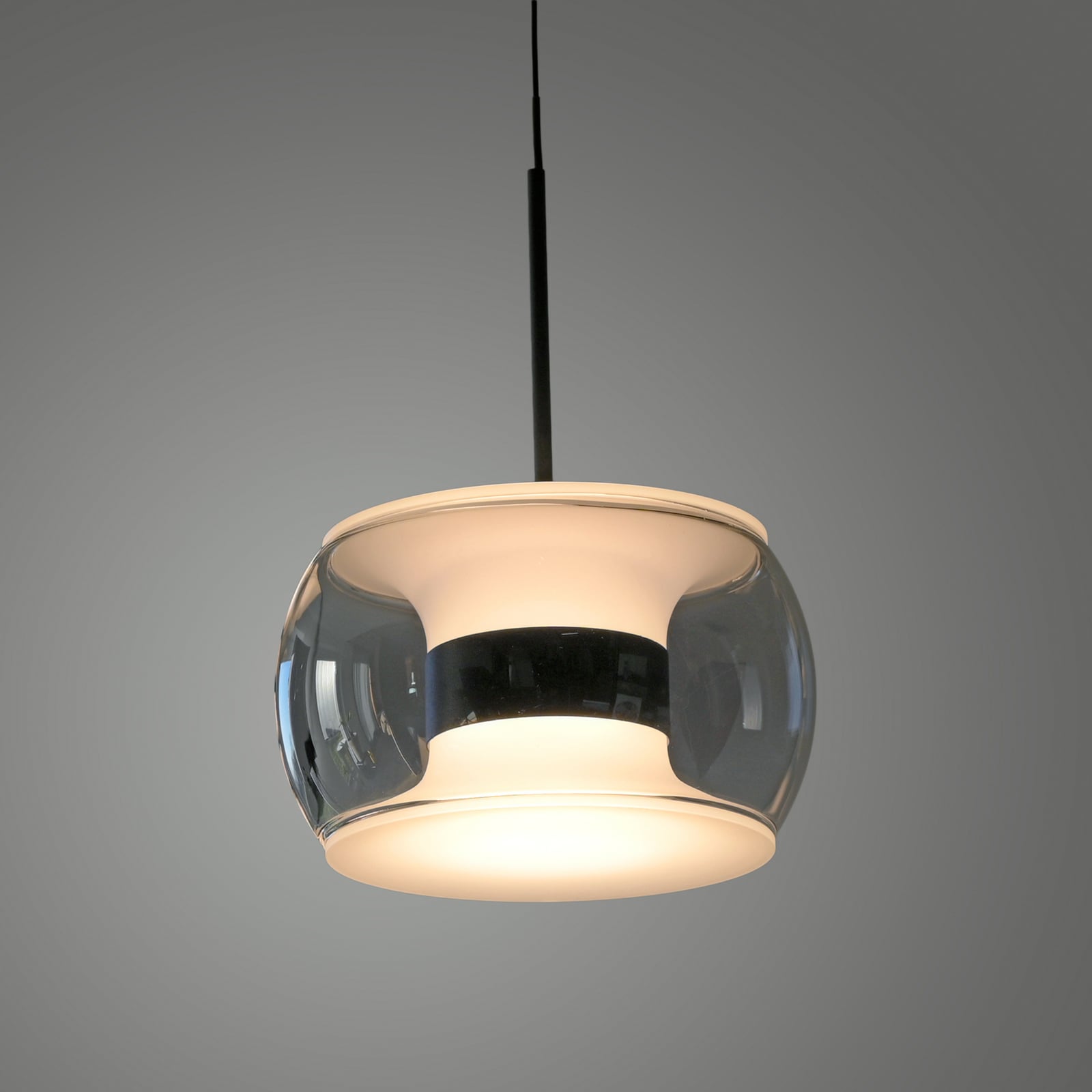 Żyrandol LED Fumea, Ø 16 cm, czarna/dymna, szkło CCT Żyrandol LED Fumea, Ø 16 cm, czarna/dymna, szkło CCT