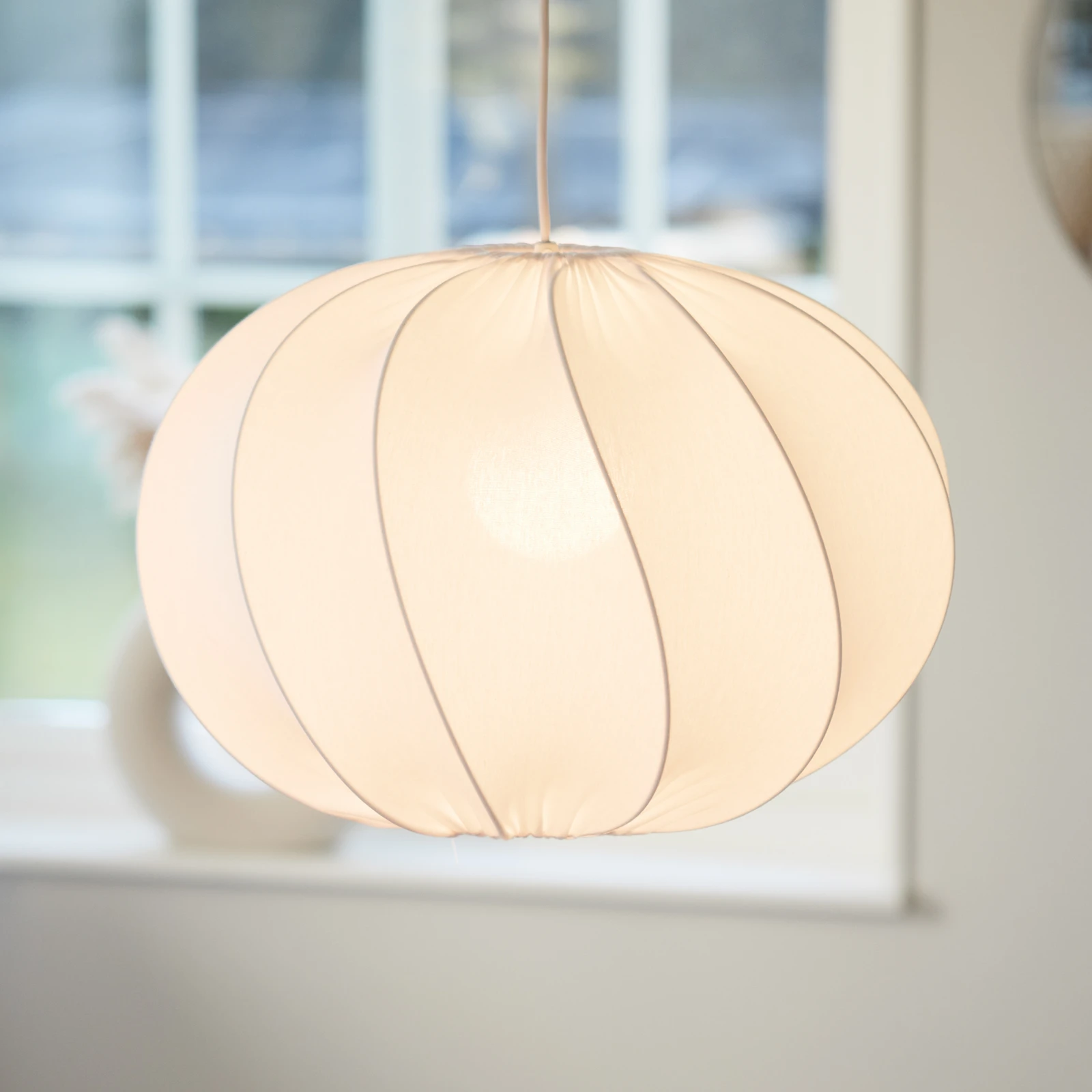 Abat-jour Décoratif Rond En Tissu Noir E27 - Design Simple Et Élégant