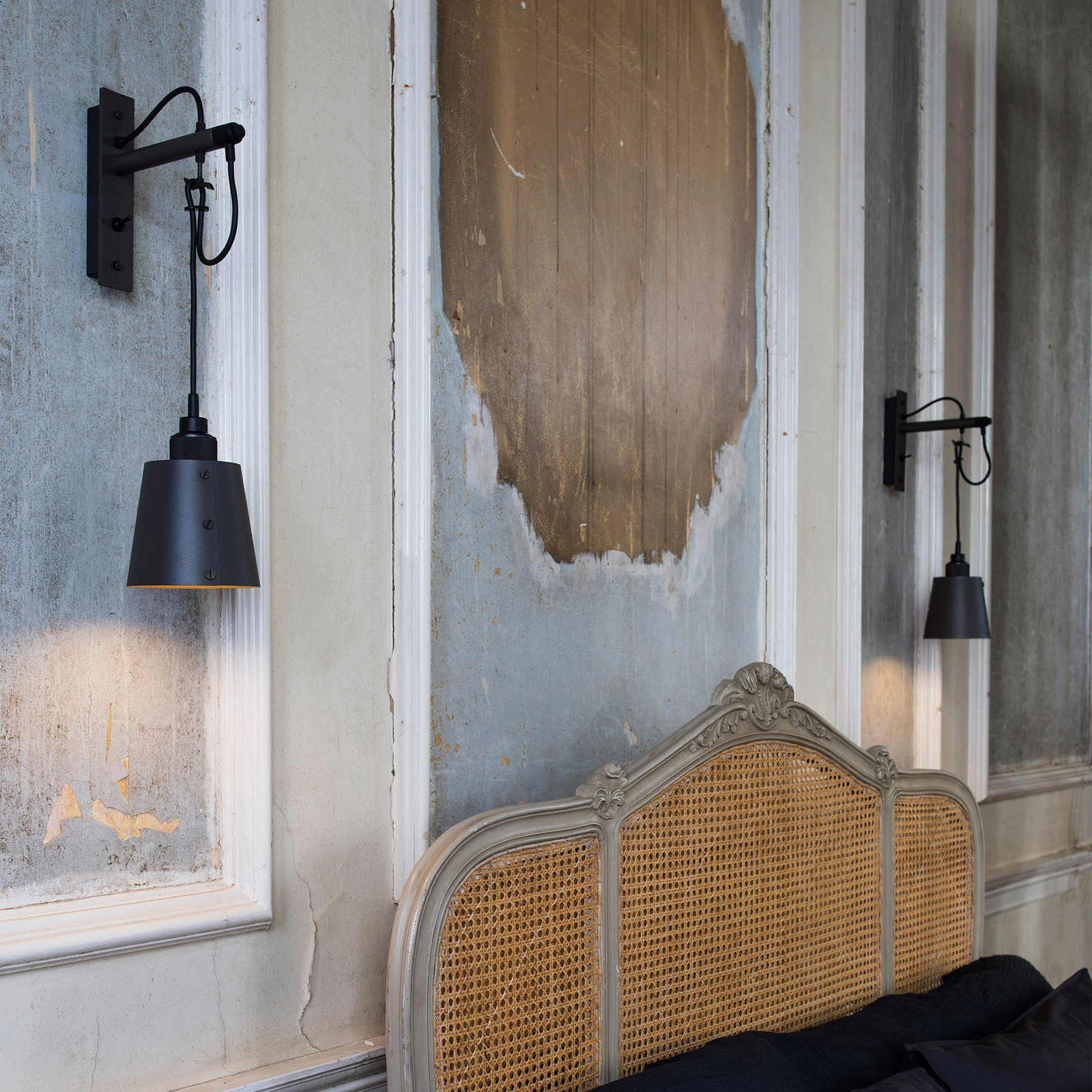 Buster + Punch Hooked Wall mică grafit/bronz - Camera de zi / sufragerie - modern - grafit bronz - Metal