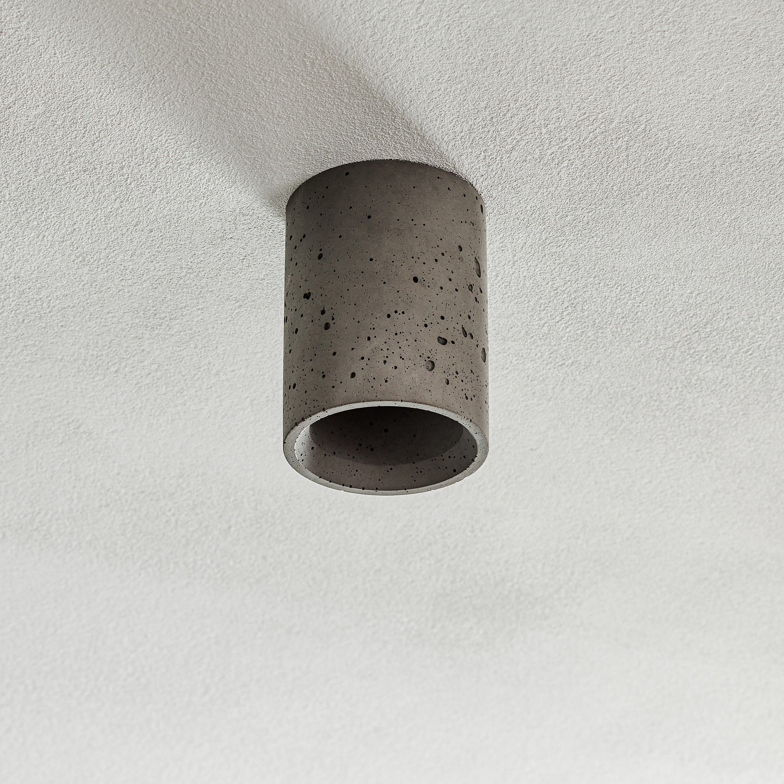 Betonové stropní svítidlo Shy S, Ø 9 cm
