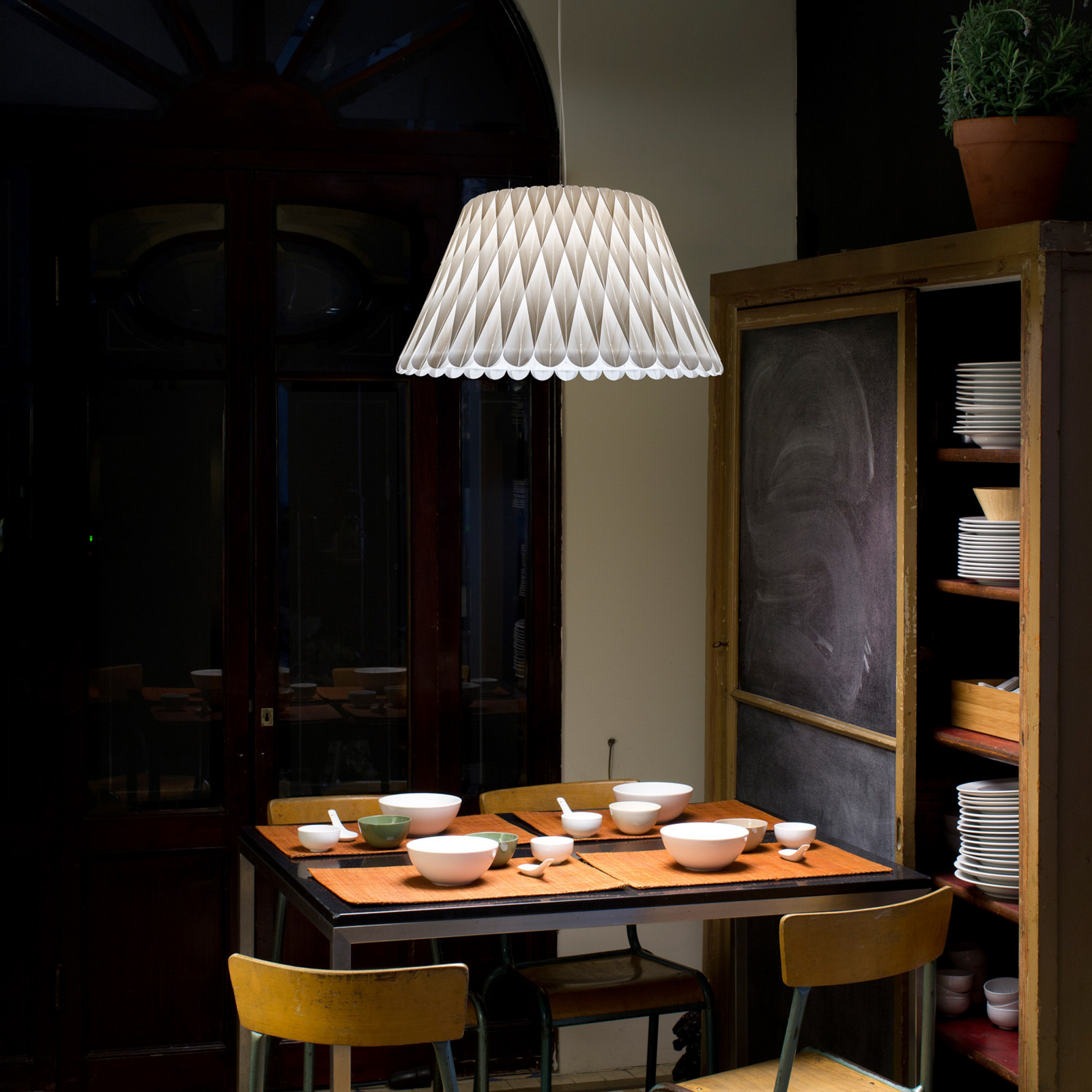 LZF LAMPS LZF Lola Medium lampă suspendată E27 negru-fildeș - Camera de zi / sufragerie - design - negru fildeș - Lemn